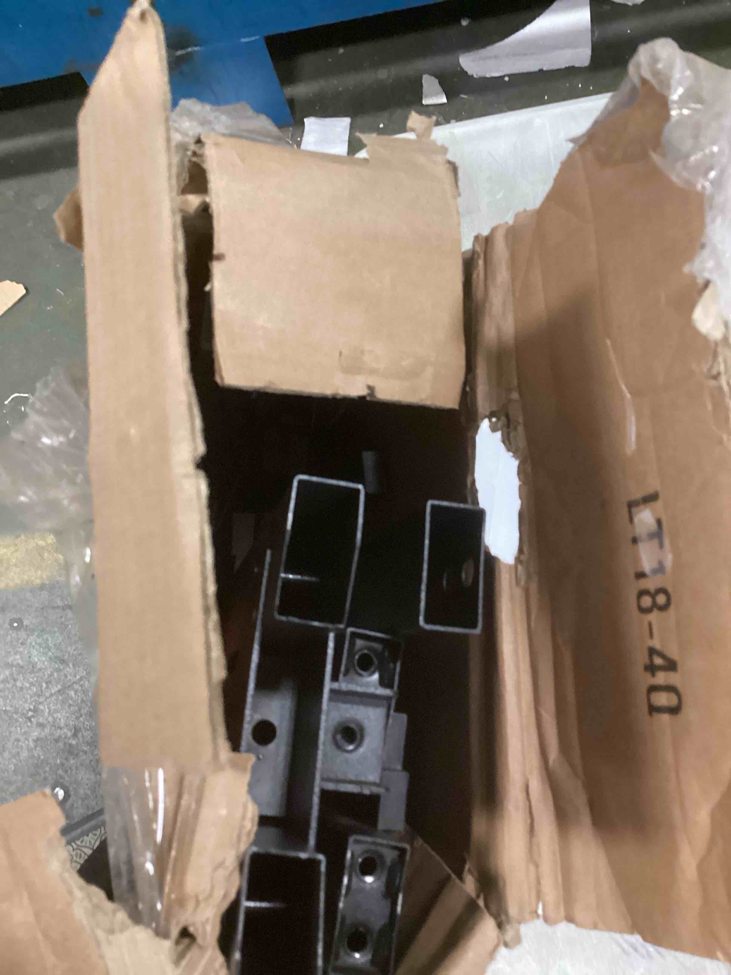 https://s3.amazonaws.com/lotting-images-prod/bidfta/PNK2060004_1737664600399.jpeg