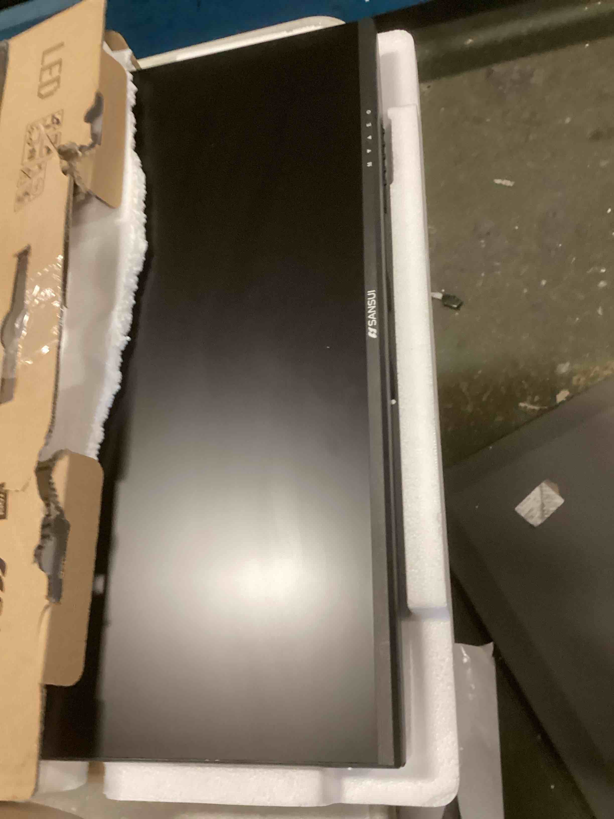 https://s3.amazonaws.com/lotting-images-prod/bidfta/PNK2060159_1737732834551.jpeg