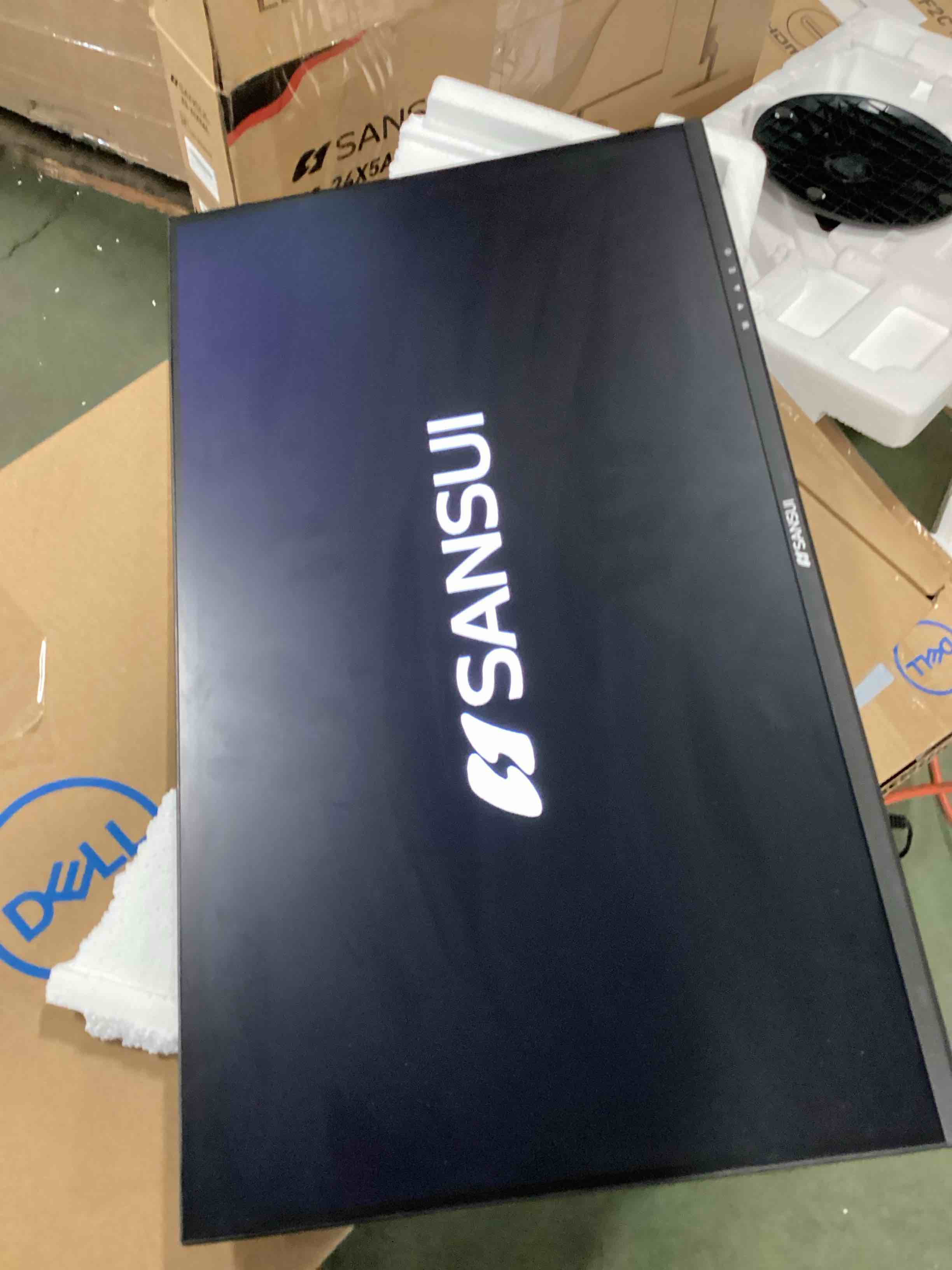 https://s3.amazonaws.com/lotting-images-prod/bidfta/PNK2060159_1738003753492.jpeg