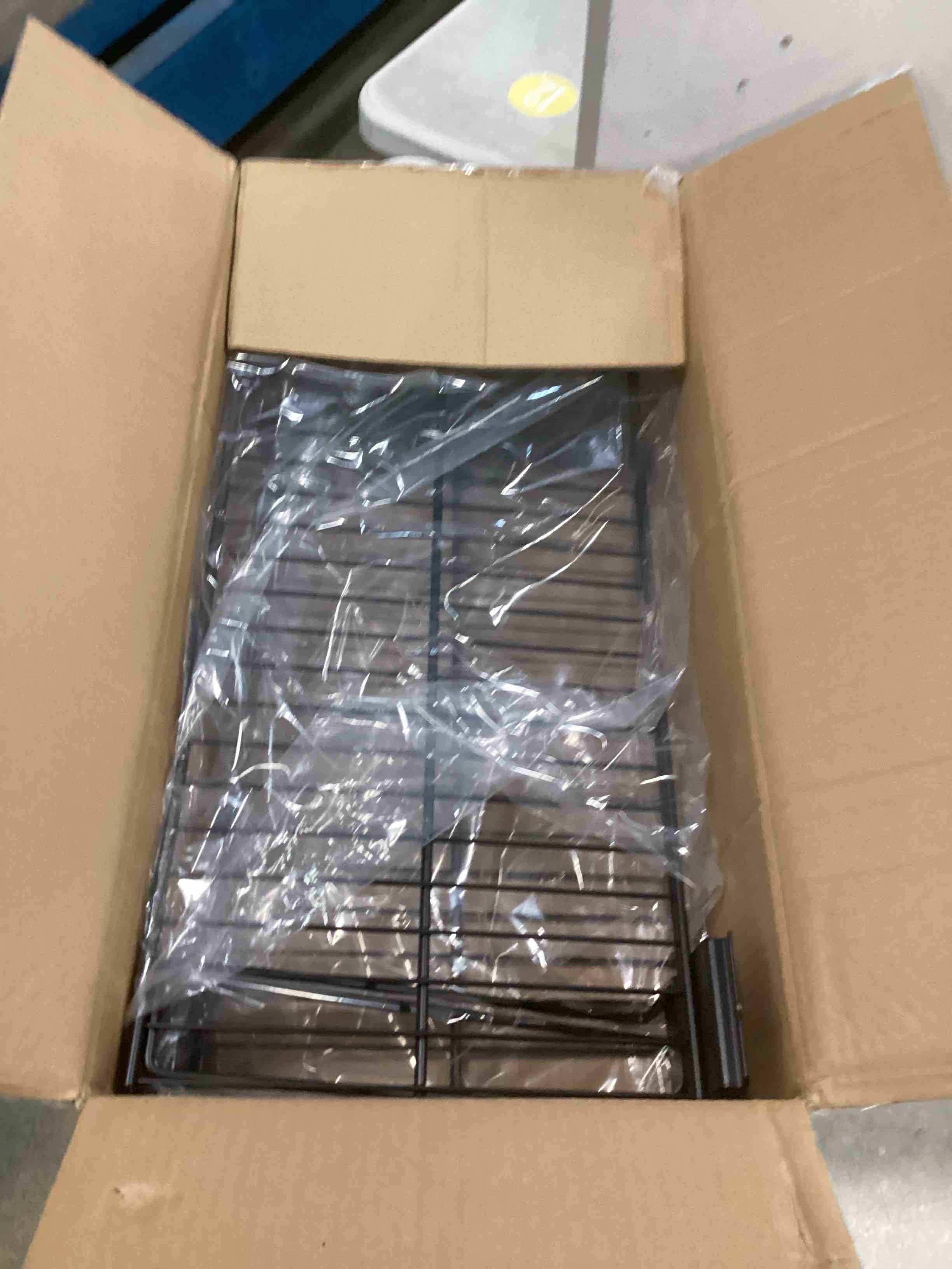 https://s3.amazonaws.com/lotting-images-prod/bidfta/PNK2060377_1737982918816.jpeg