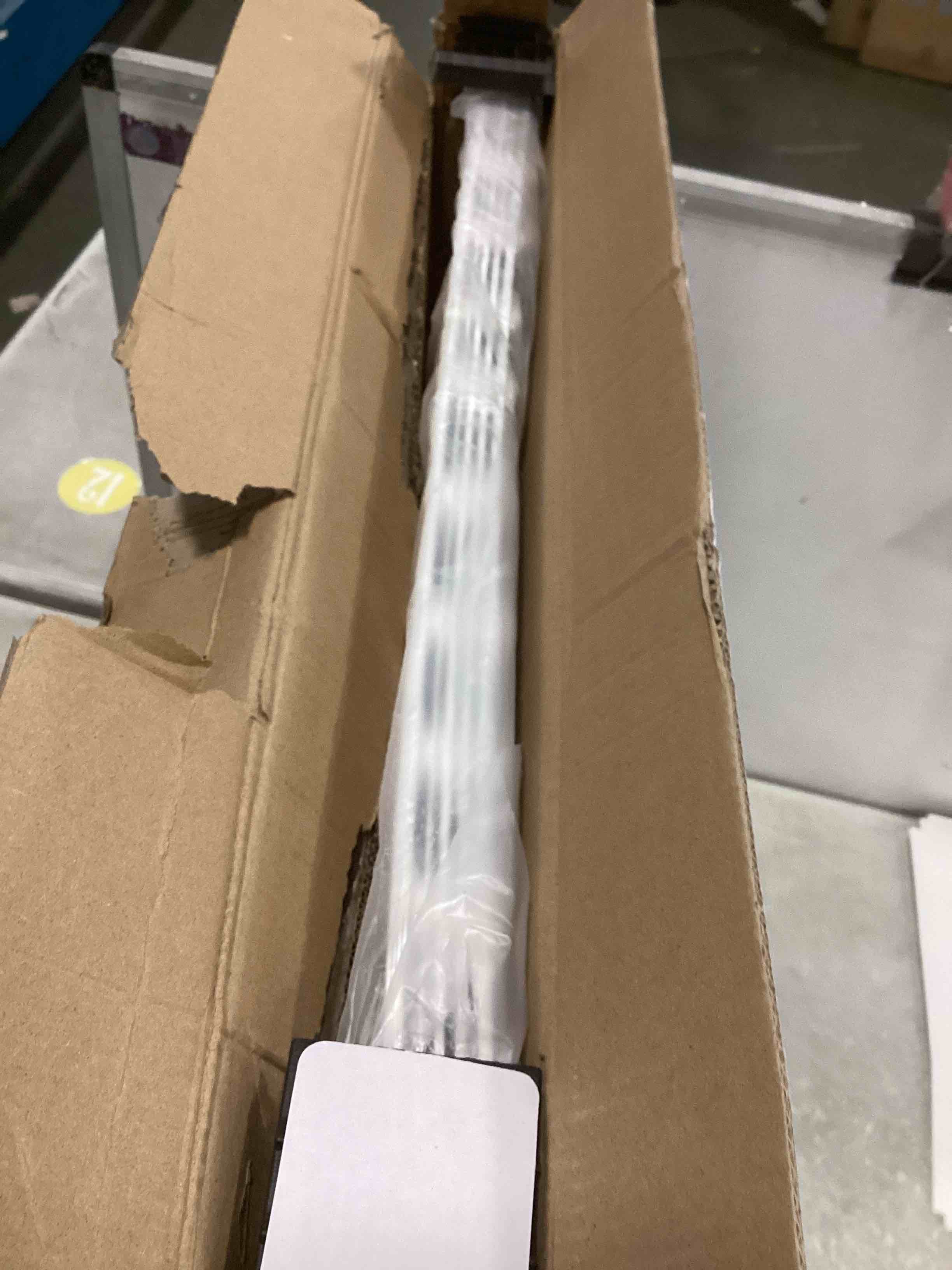 https://s3.amazonaws.com/lotting-images-prod/bidfta/PNK2060380_1737983205191.jpeg