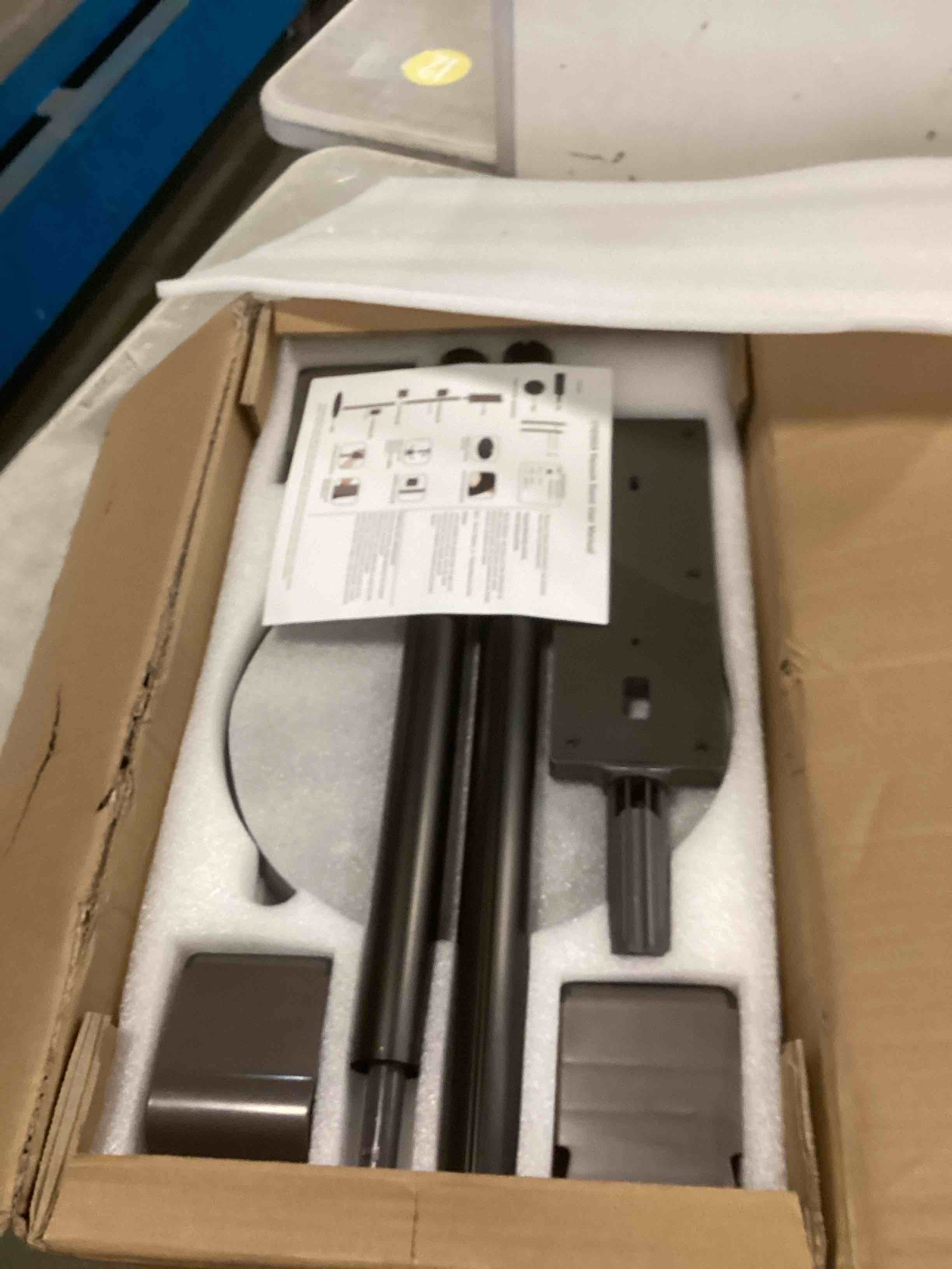 https://s3.amazonaws.com/lotting-images-prod/bidfta/PNK2060444_1737992952476.jpeg