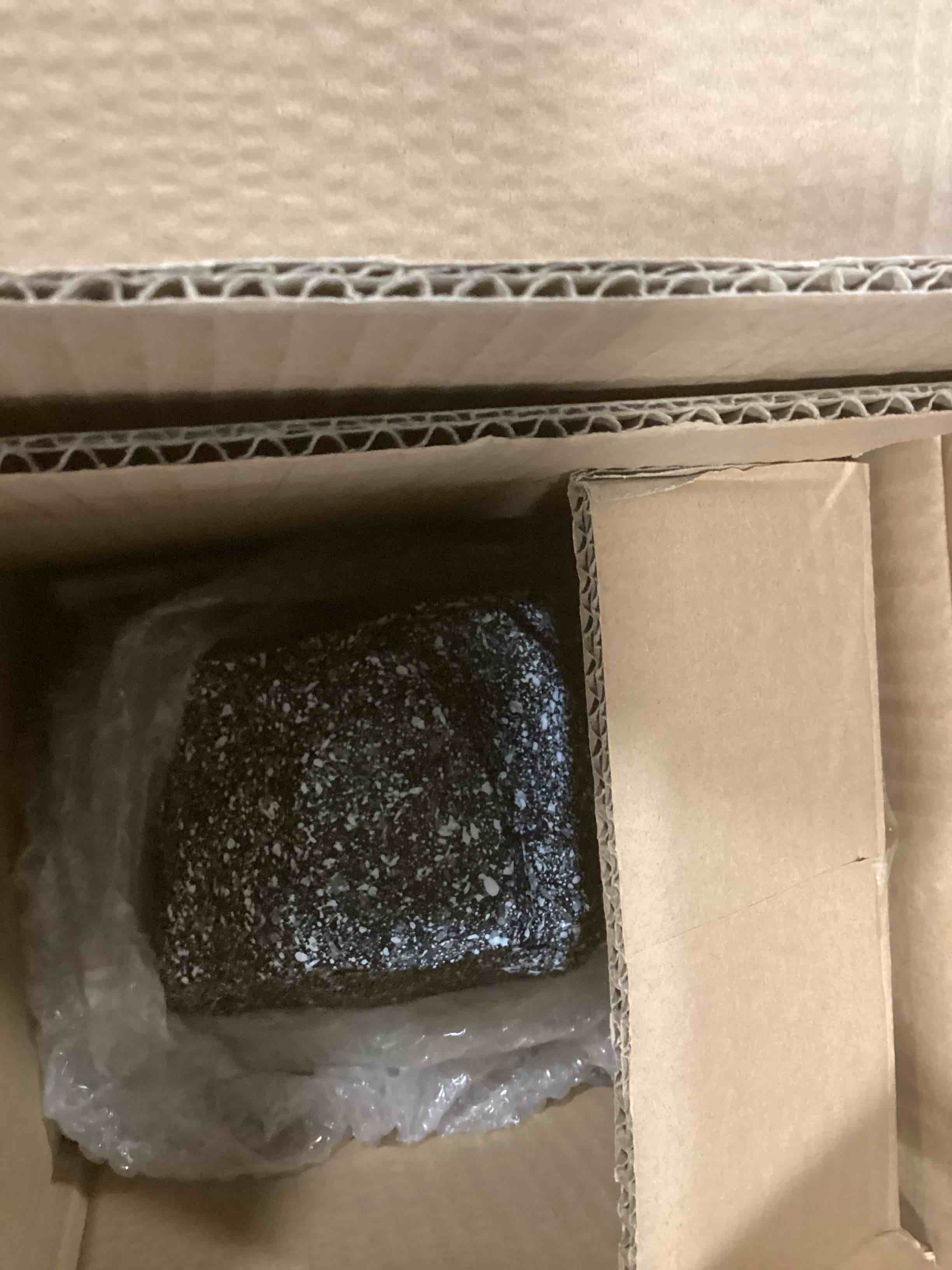 https://s3.amazonaws.com/lotting-images-prod/bidfta/PNK2060753_1738079772396.jpeg