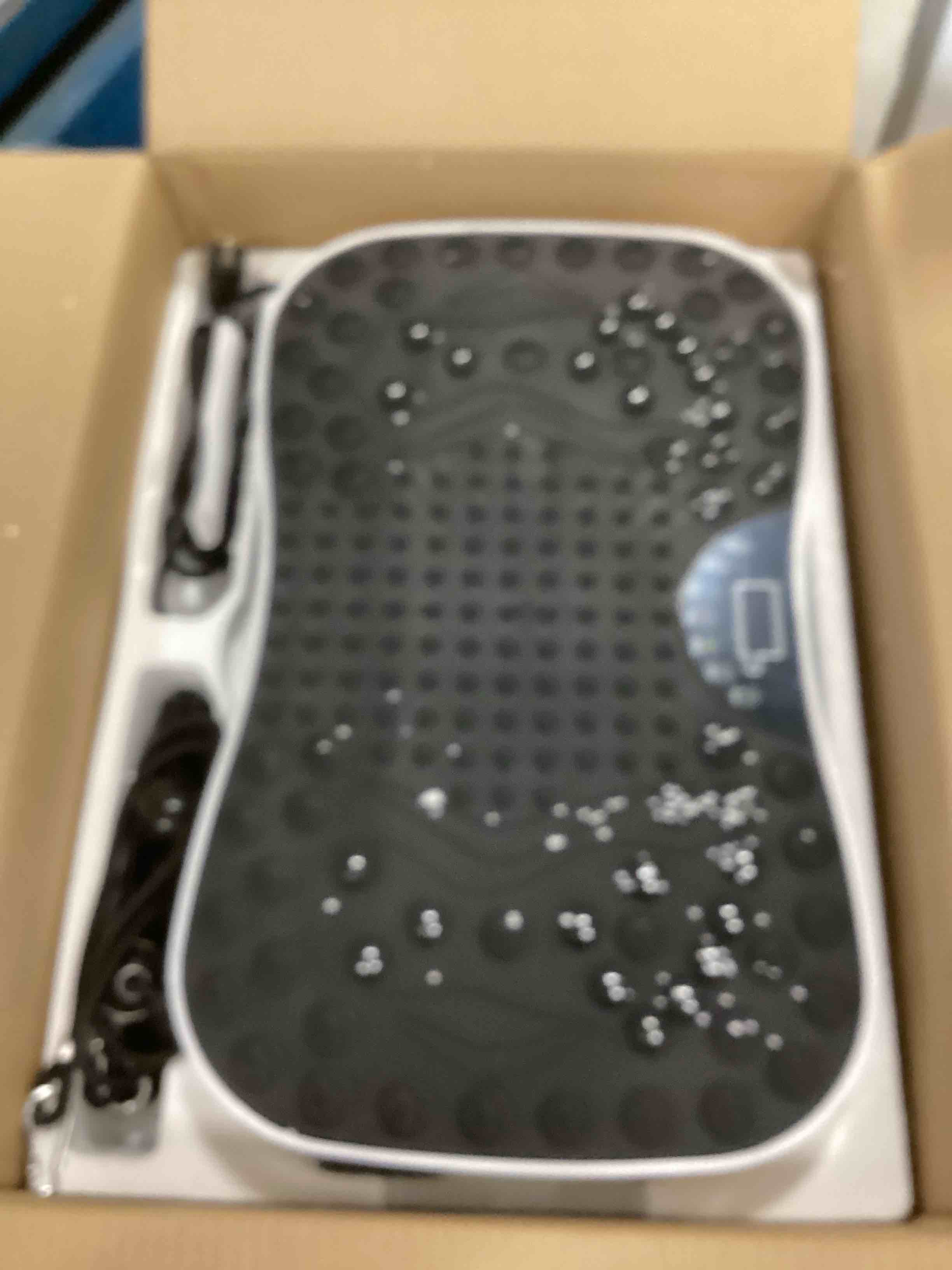 https://s3.amazonaws.com/lotting-images-prod/bidfta/PNK2061079_1738174659465.jpeg