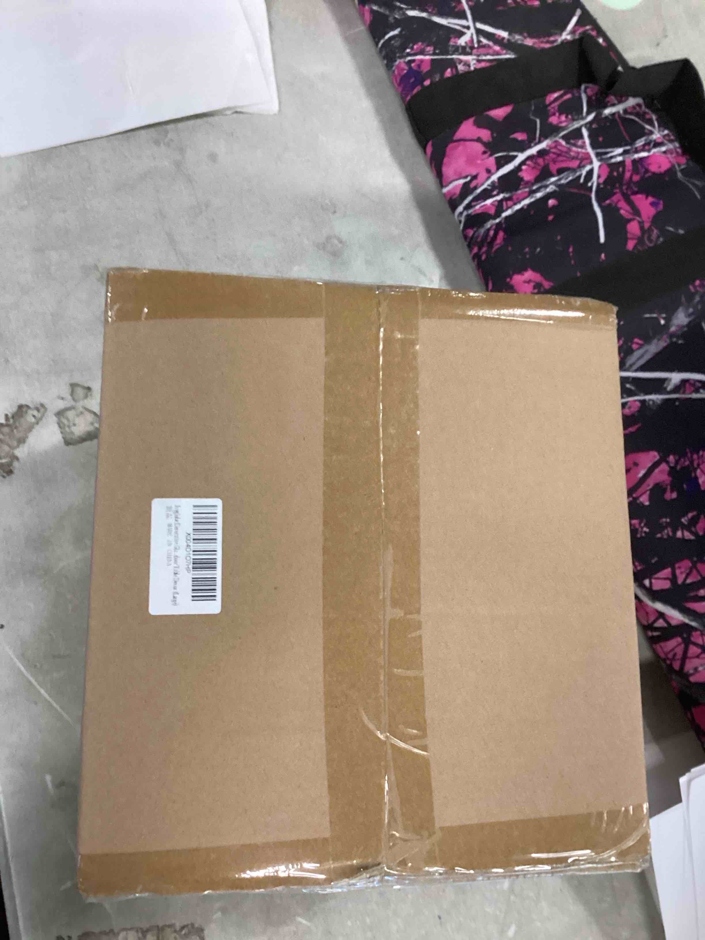 https://s3.amazonaws.com/lotting-images-prod/bidfta/PNK2061148_1738179816198.jpeg