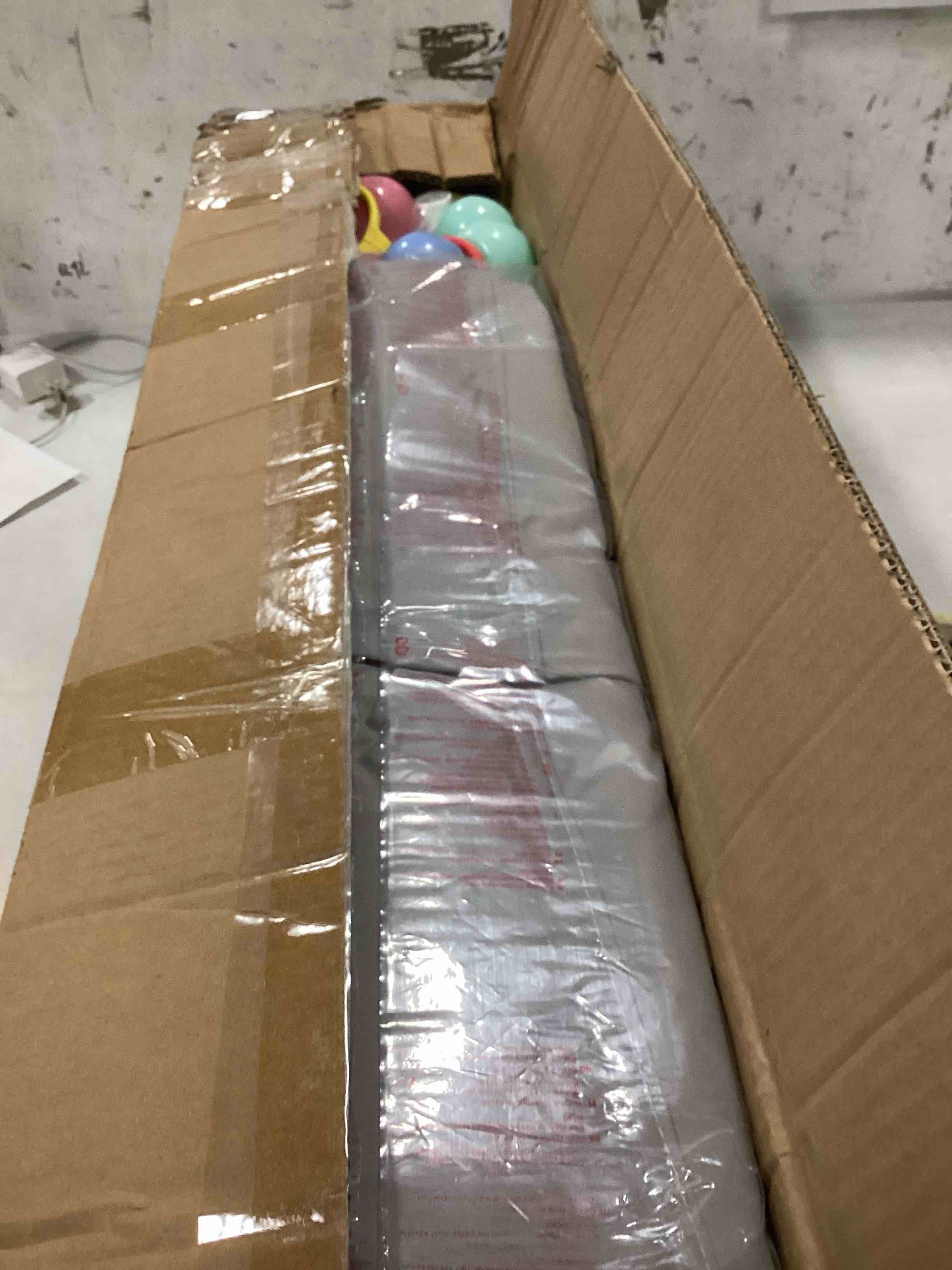 https://s3.amazonaws.com/lotting-images-prod/bidfta/PNK2061192_1738244024587.jpeg