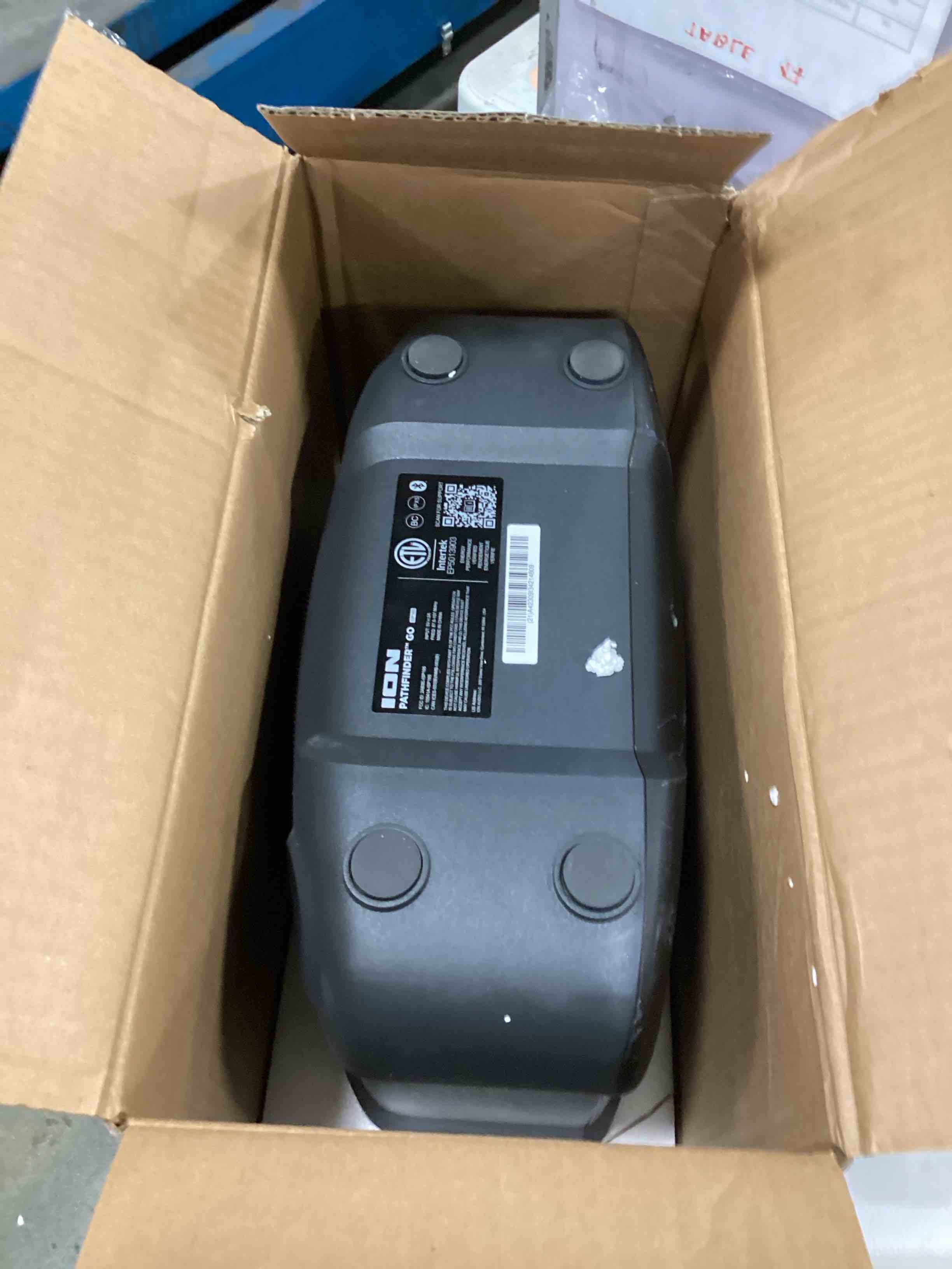 https://s3.amazonaws.com/lotting-images-prod/bidfta/PNK2061356_1738336866701.jpeg