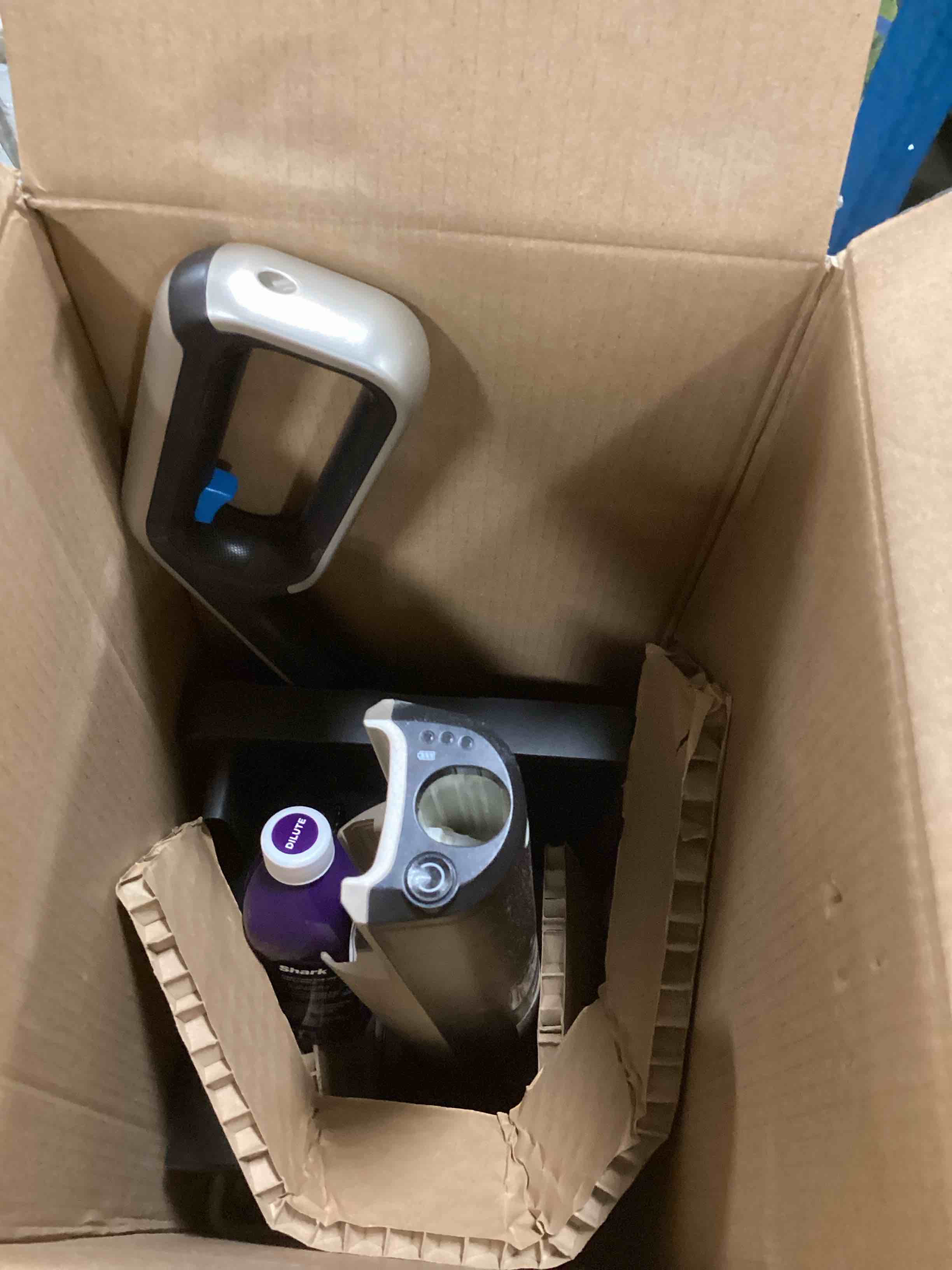 https://s3.amazonaws.com/lotting-images-prod/bidfta/PNK2061780_1738675054303.jpeg