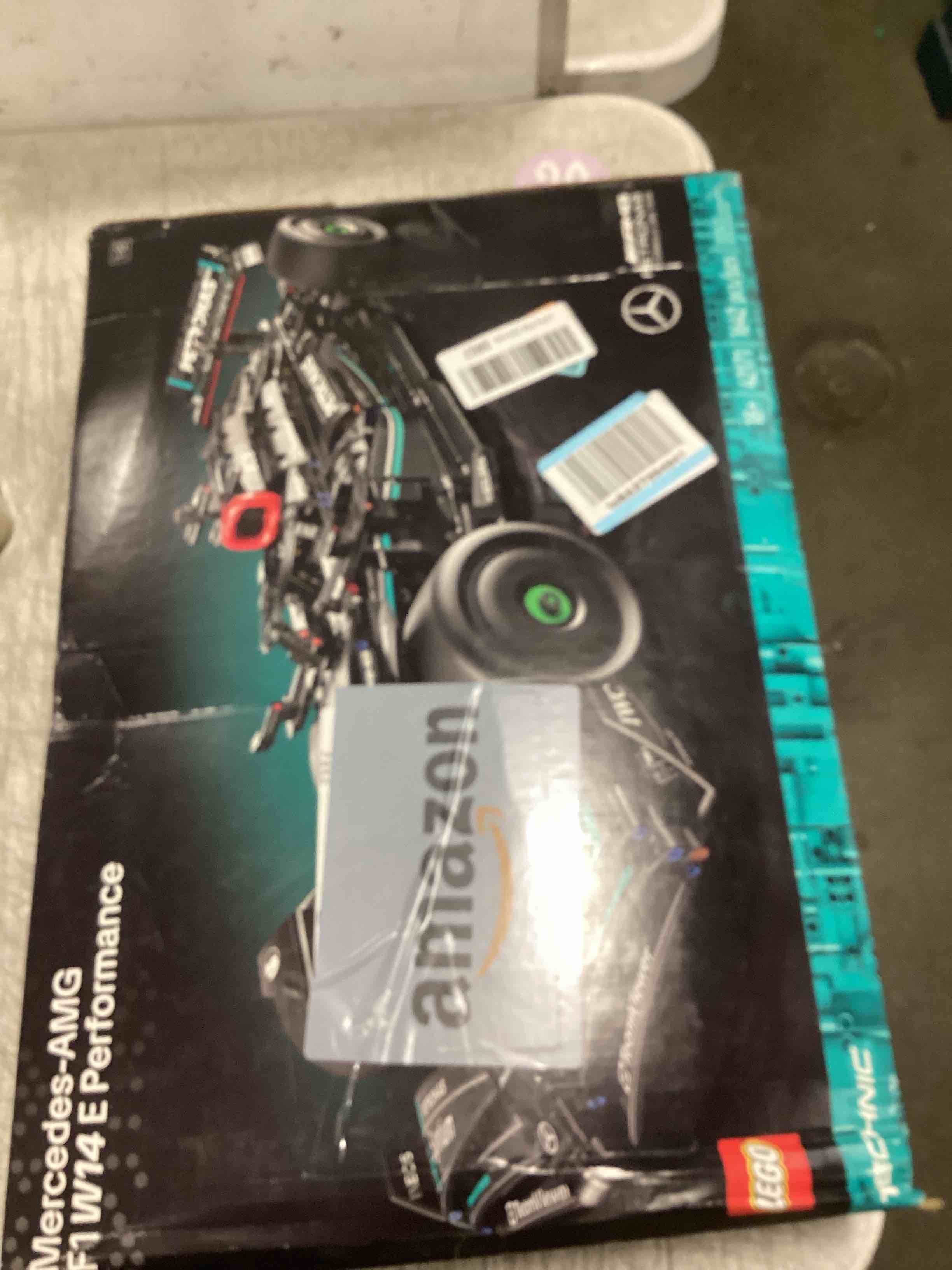https://s3.amazonaws.com/lotting-images-prod/bidfta/PNK2061833_1738679653574.jpeg
