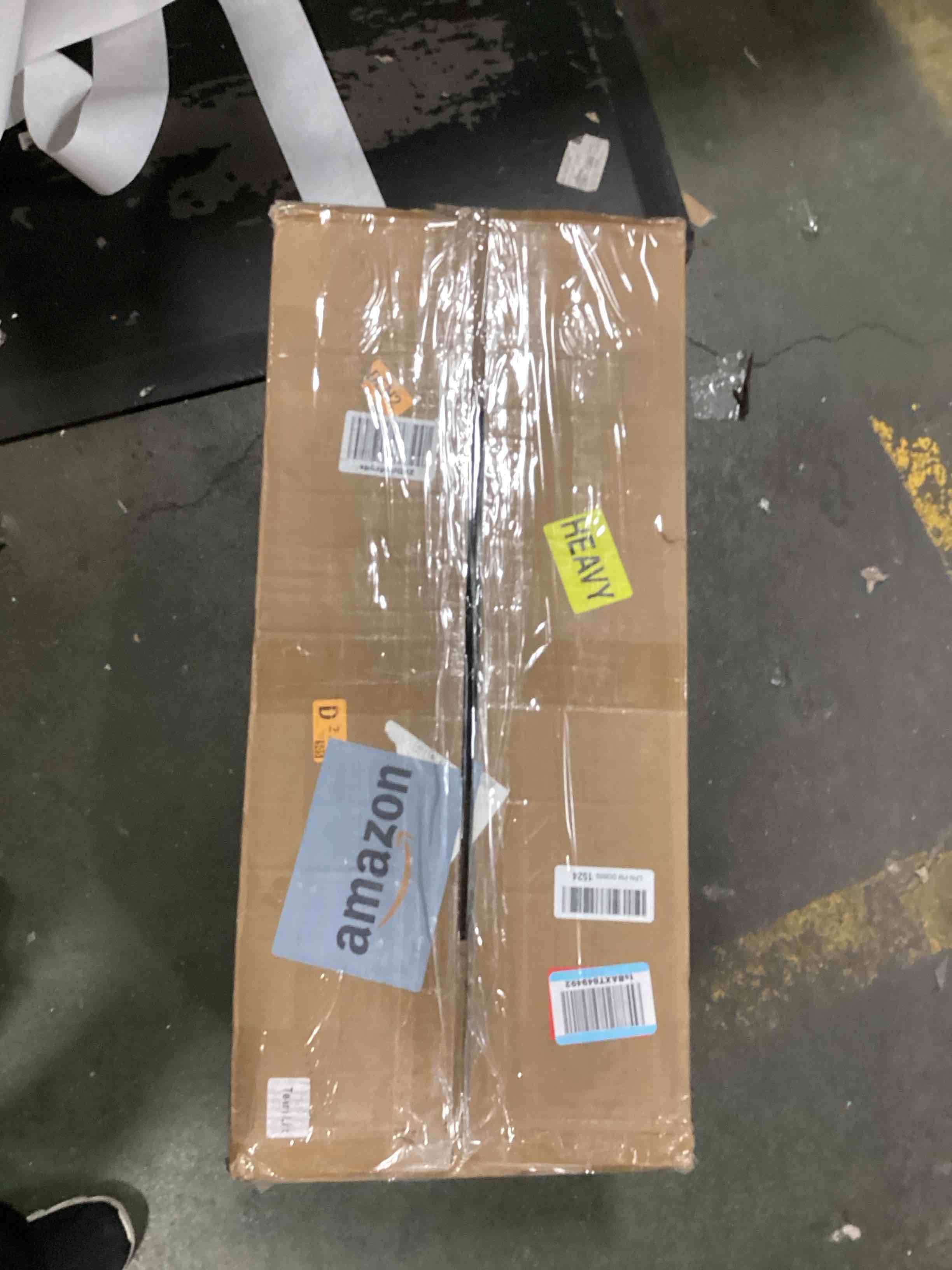 https://s3.amazonaws.com/lotting-images-prod/bidfta/PNK2061871_1738685448435.jpeg