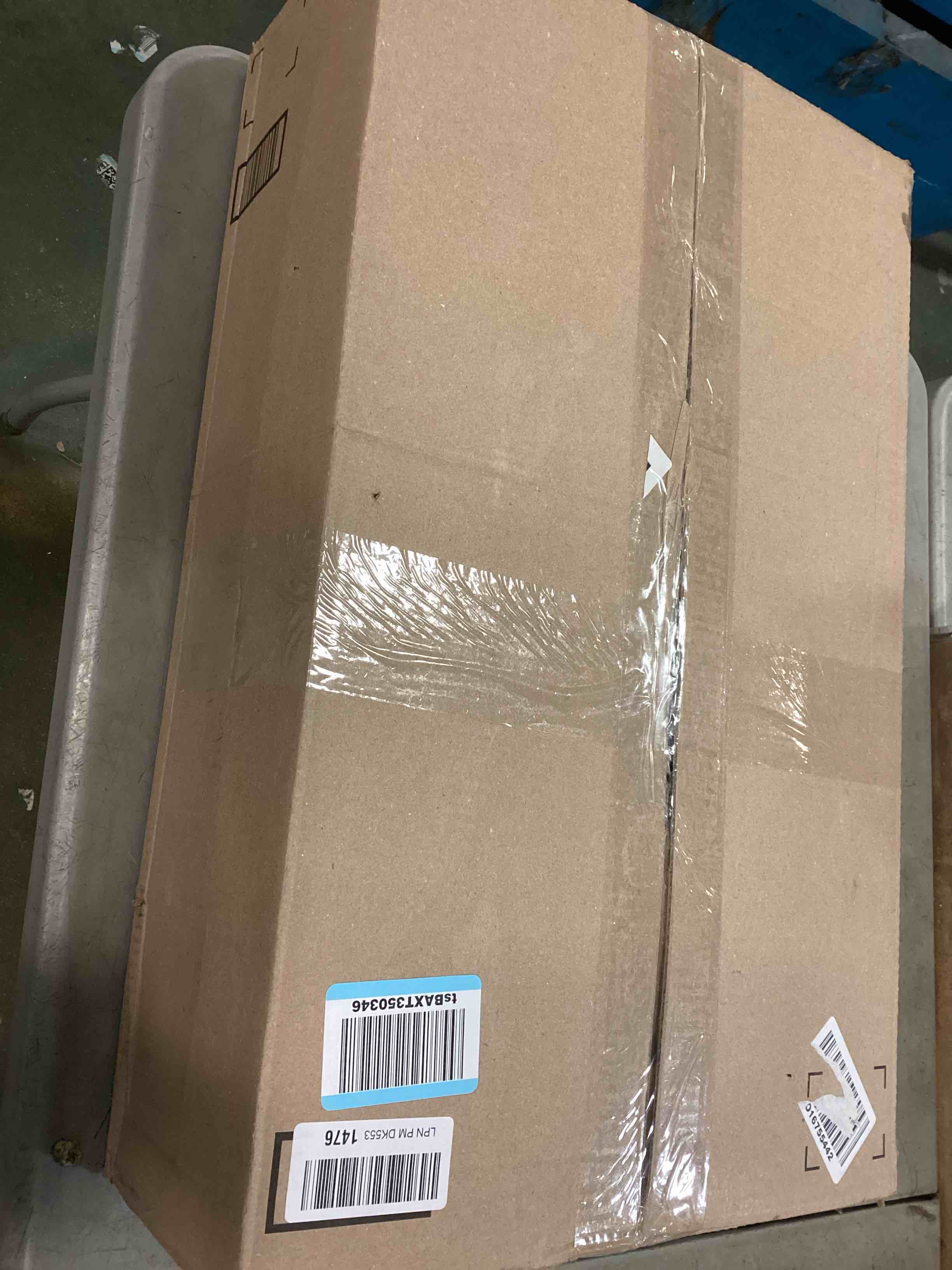 https://s3.amazonaws.com/lotting-images-prod/bidfta/PNK2063525_1737980389578.jpeg