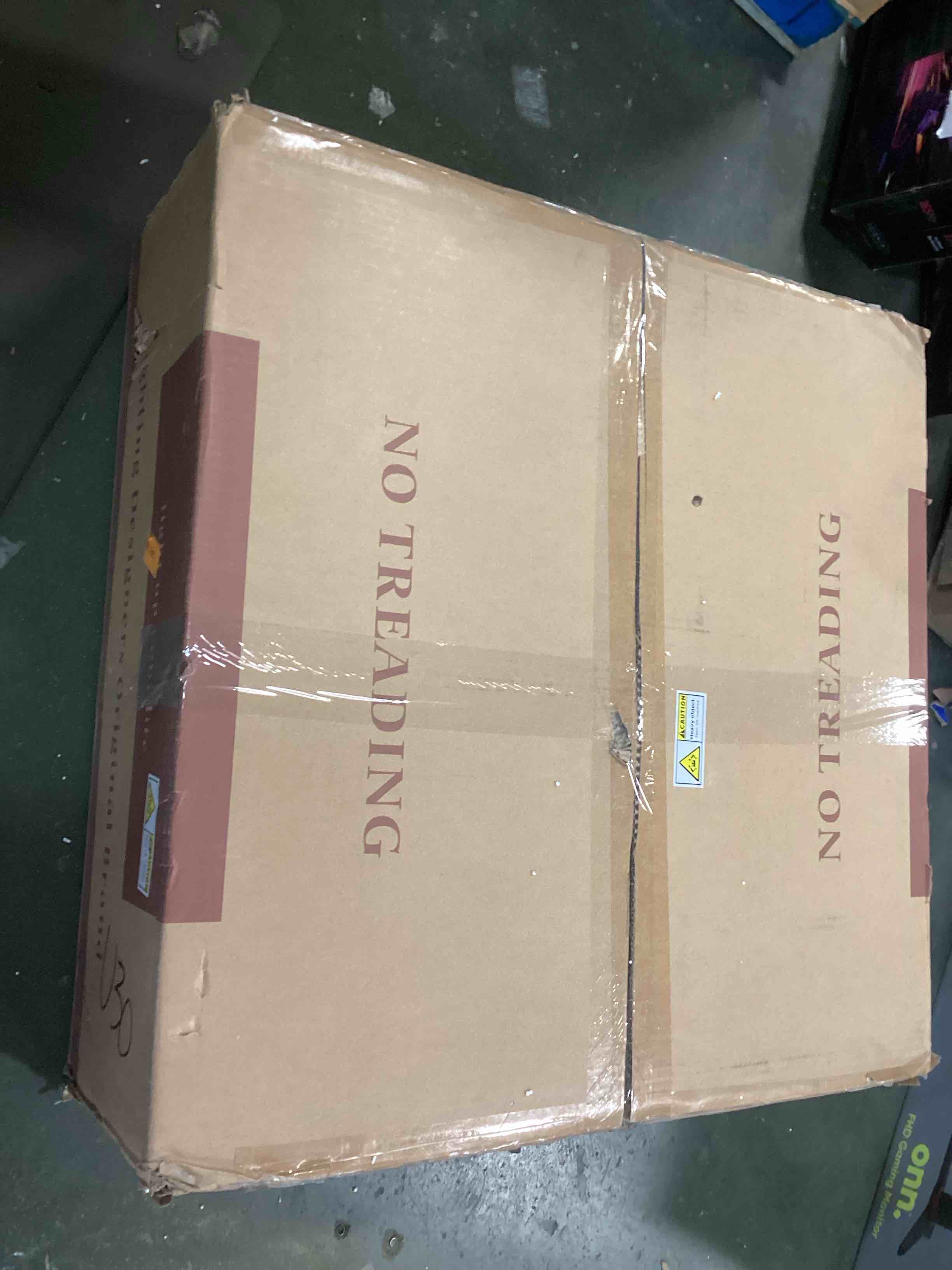 https://s3.amazonaws.com/lotting-images-prod/bidfta/PNK2063667_1737996050969.jpeg