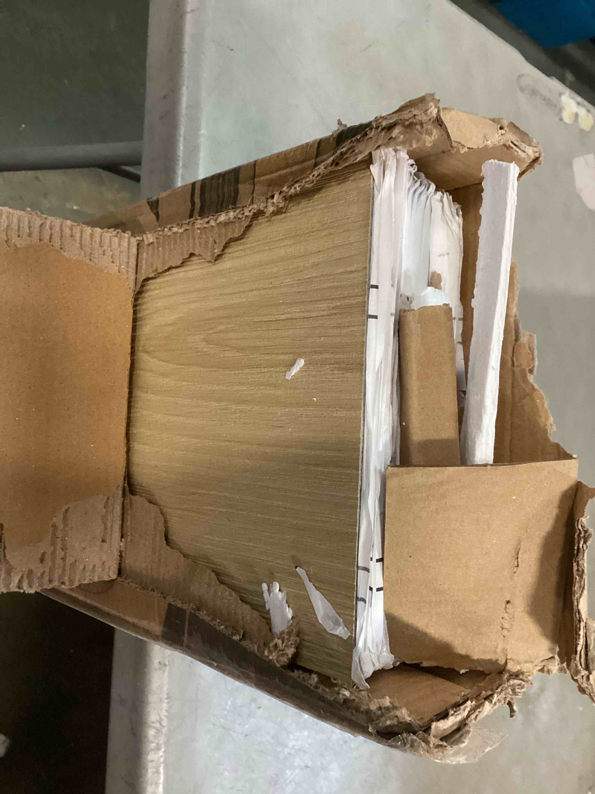https://s3.amazonaws.com/lotting-images-prod/bidfta/PNK2063789_1738011722767.jpeg