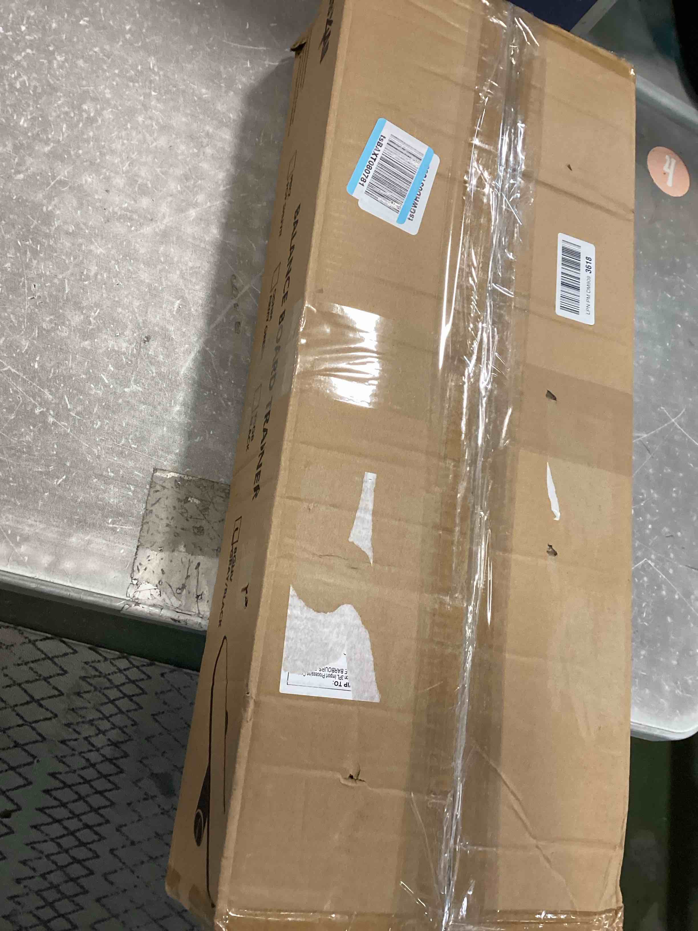 https://s3.amazonaws.com/lotting-images-prod/bidfta/PNK2064080_1738092748104.jpeg