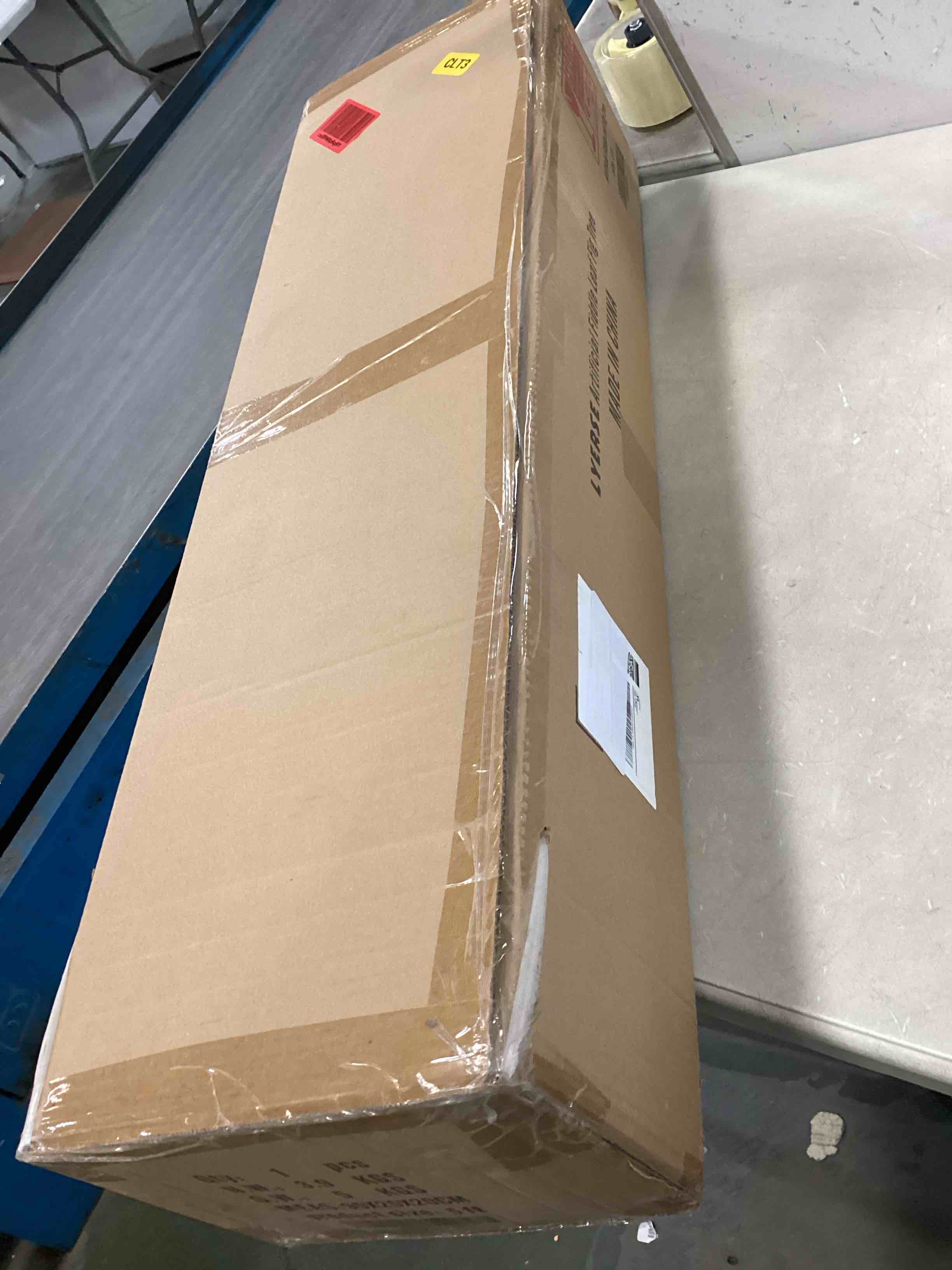 https://s3.amazonaws.com/lotting-images-prod/bidfta/PNK2064307_1738175877758.jpeg