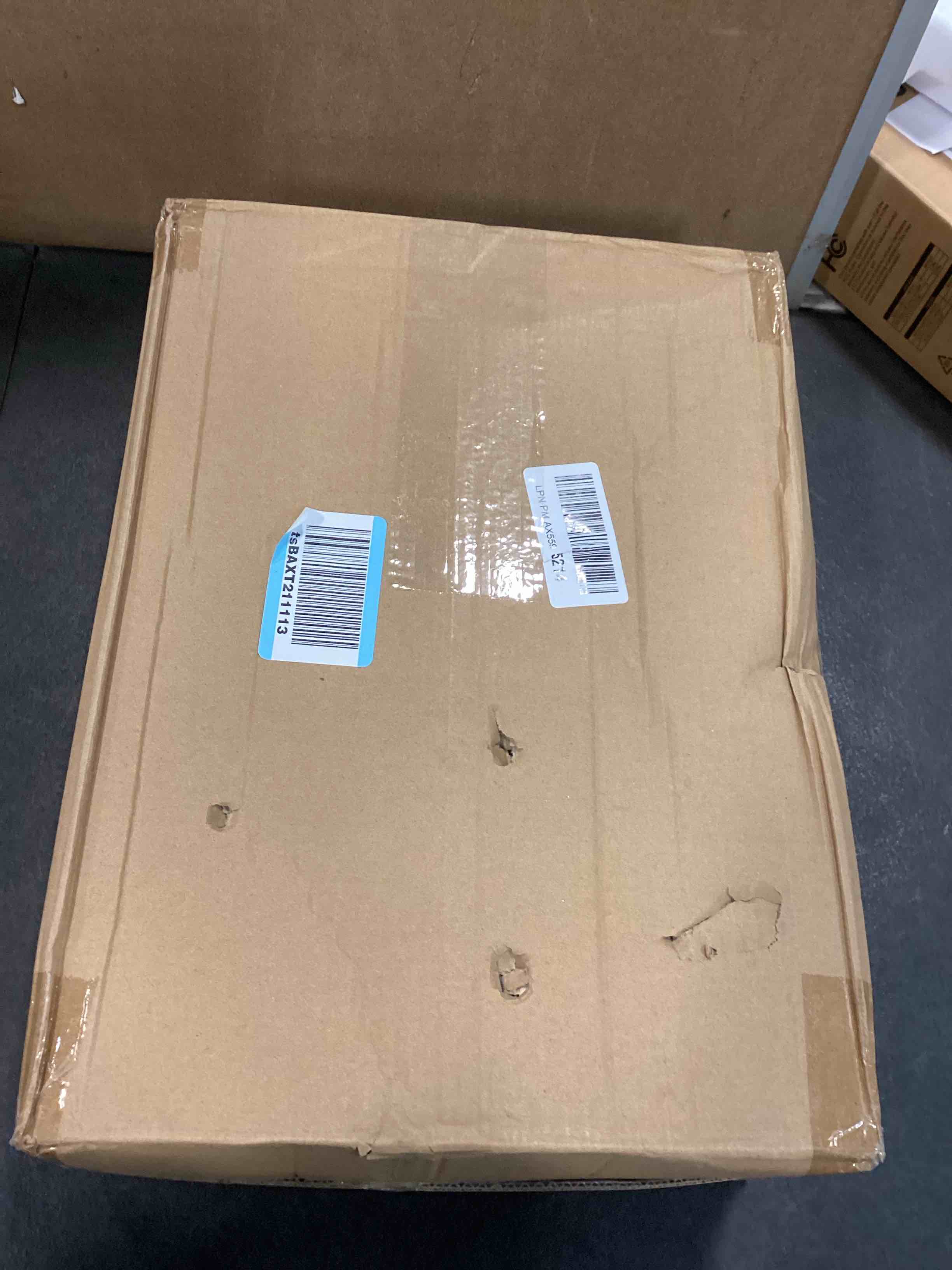 https://s3.amazonaws.com/lotting-images-prod/bidfta/PNK2064865_1738599016181.jpeg
