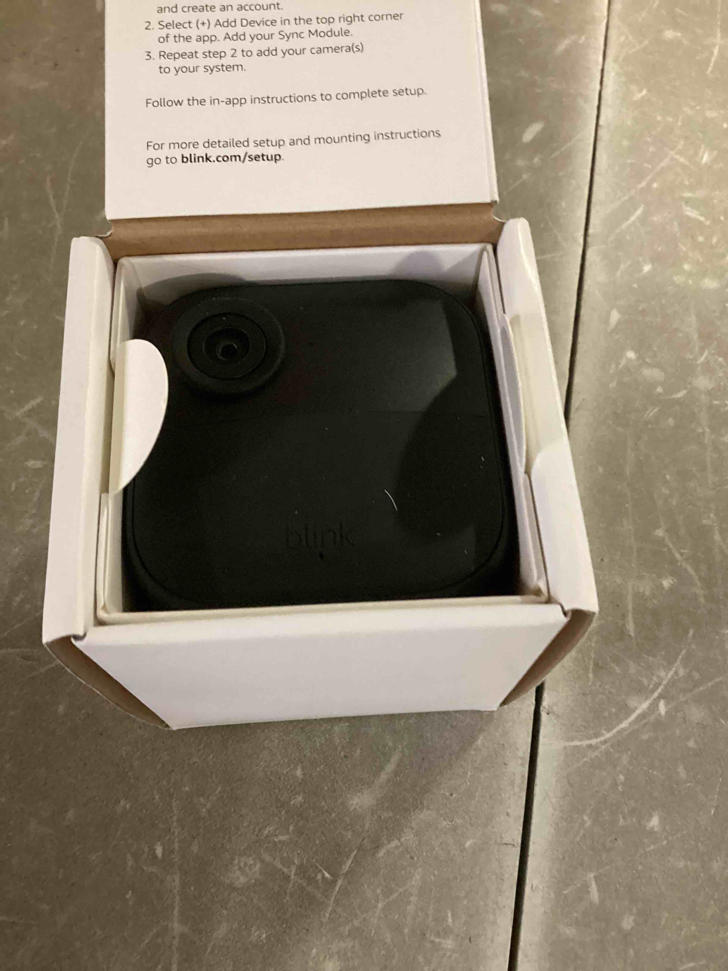 https://s3.amazonaws.com/lotting-images-prod/bidfta/PNK2066380_1737640248137.jpeg