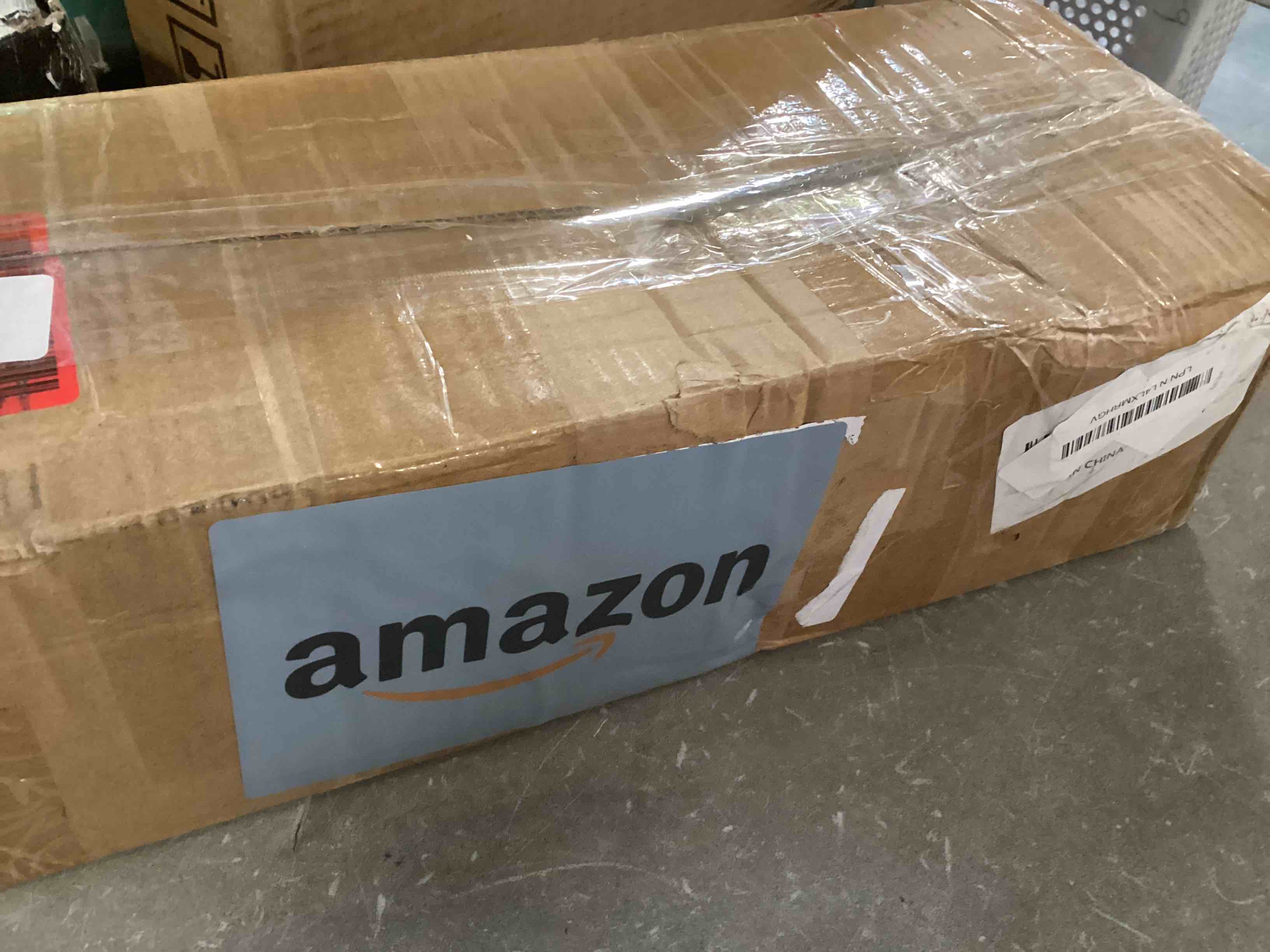 https://s3.amazonaws.com/lotting-images-prod/bidfta/PNK2066475_1737660485064.jpeg