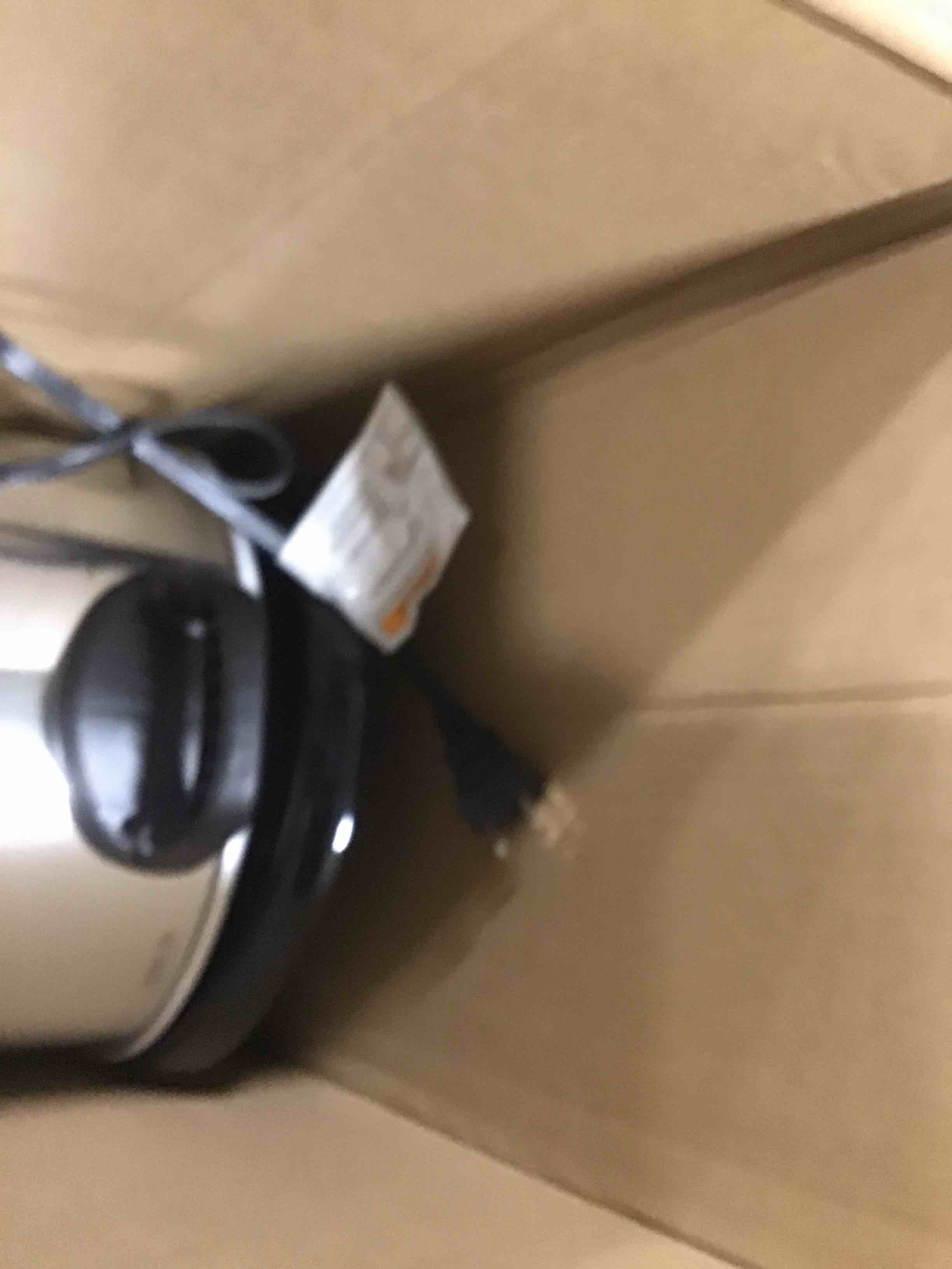 https://s3.amazonaws.com/lotting-images-prod/bidfta/PNK2068257_1738330841291.jpeg