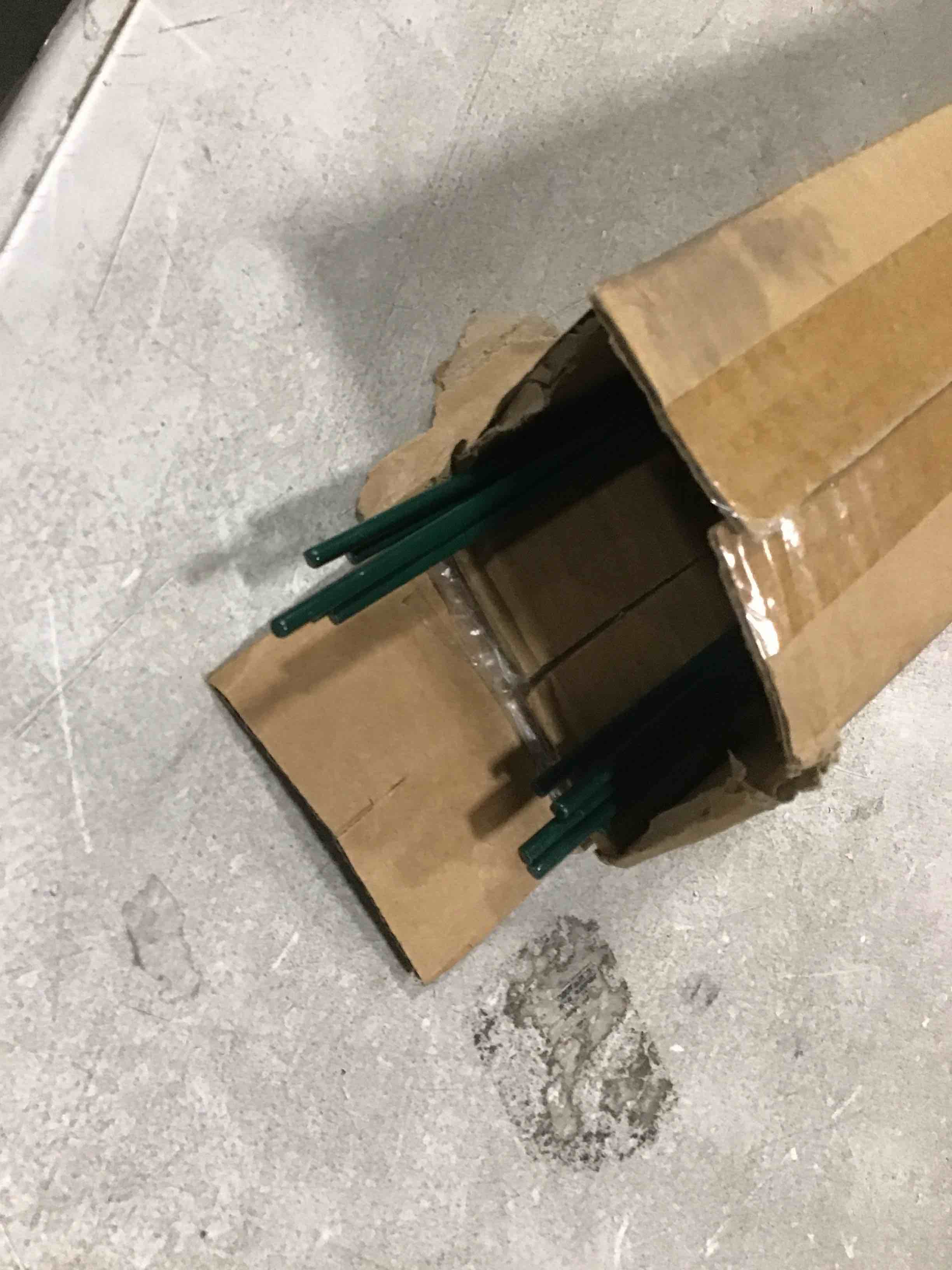 https://s3.amazonaws.com/lotting-images-prod/bidfta/PNK2068431_1738339489174.jpeg