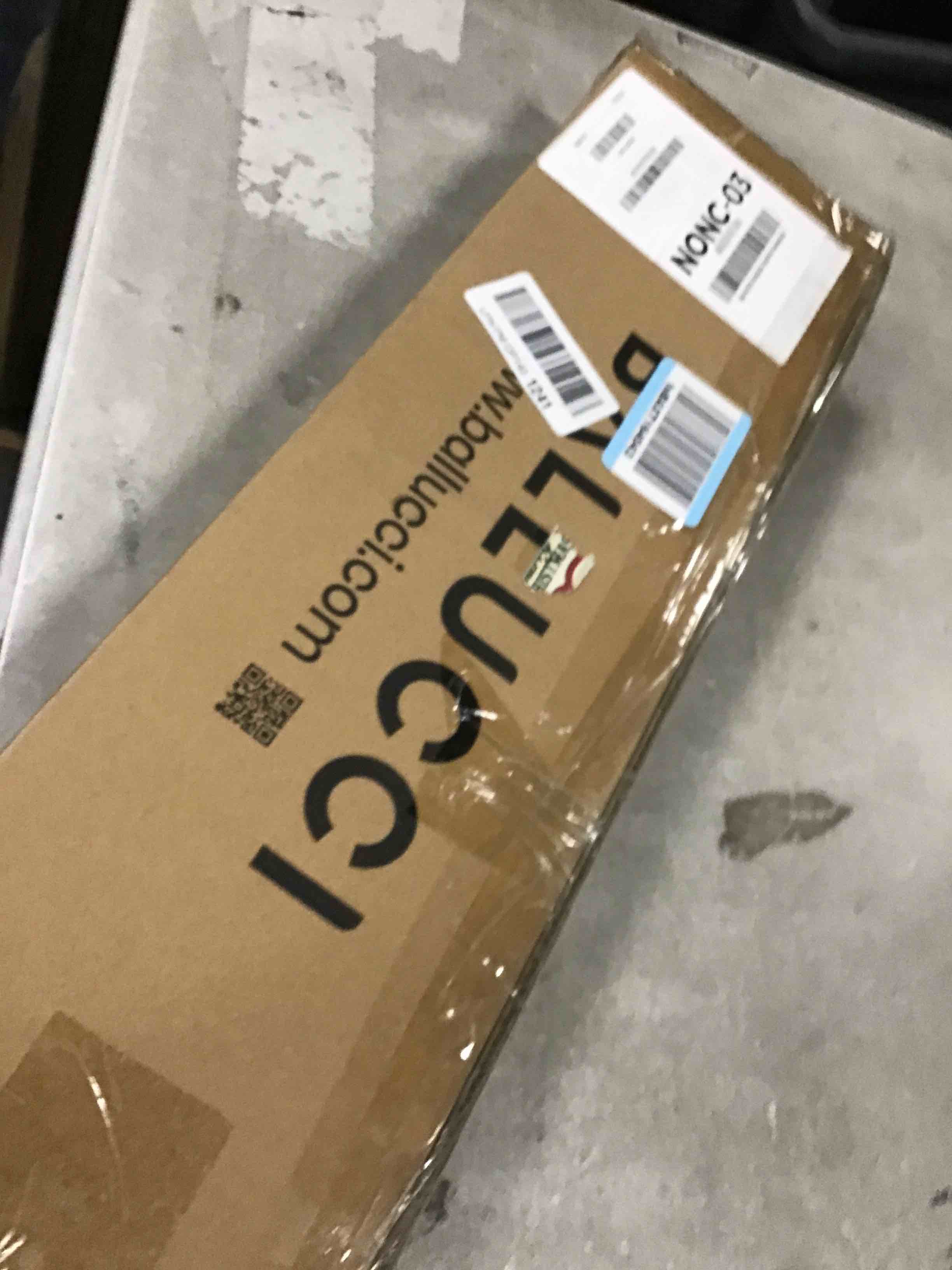https://s3.amazonaws.com/lotting-images-prod/bidfta/PNK2068468_1738342004320.jpeg