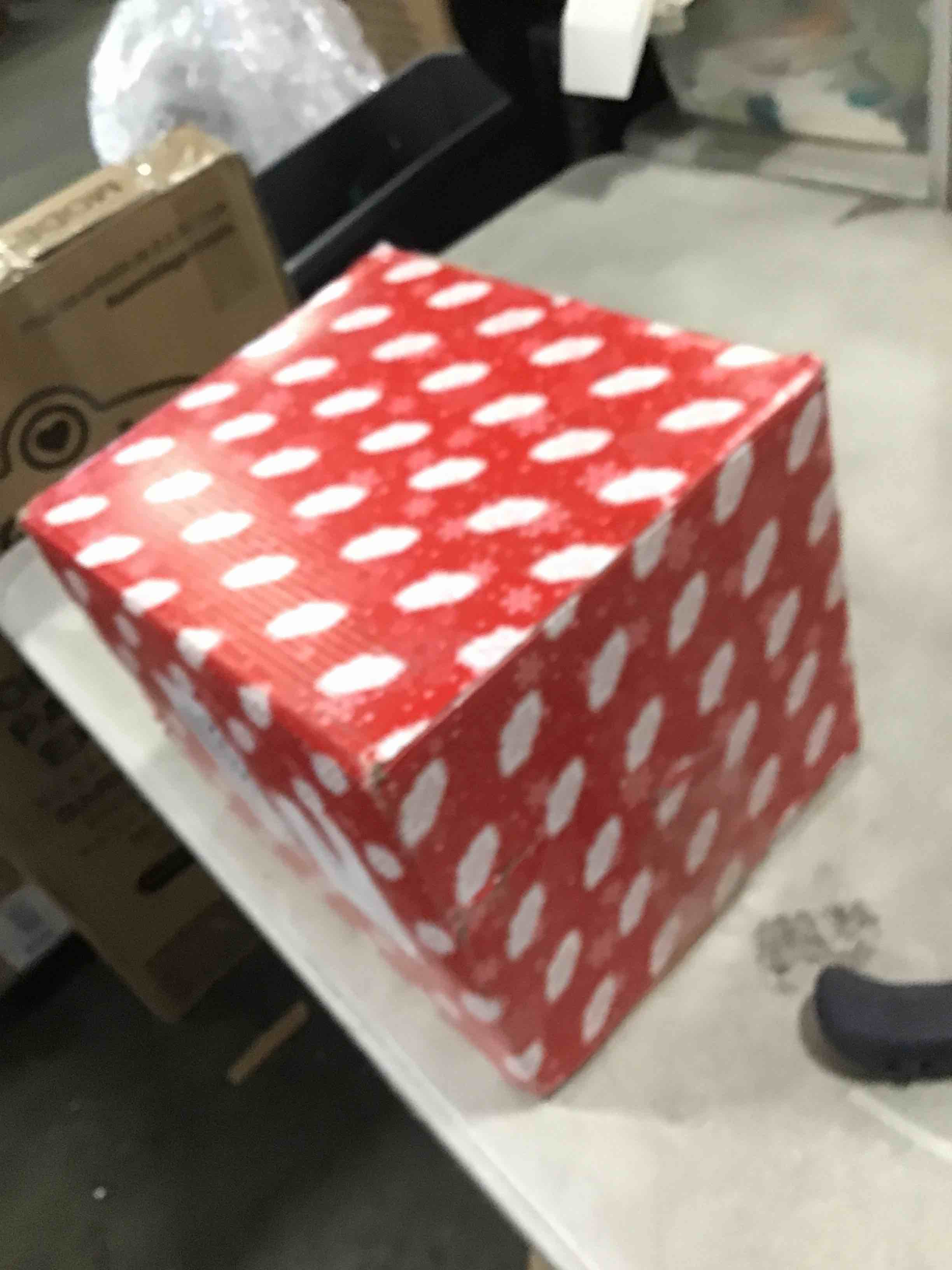 https://s3.amazonaws.com/lotting-images-prod/bidfta/PNK2068527_1738344896289.jpeg