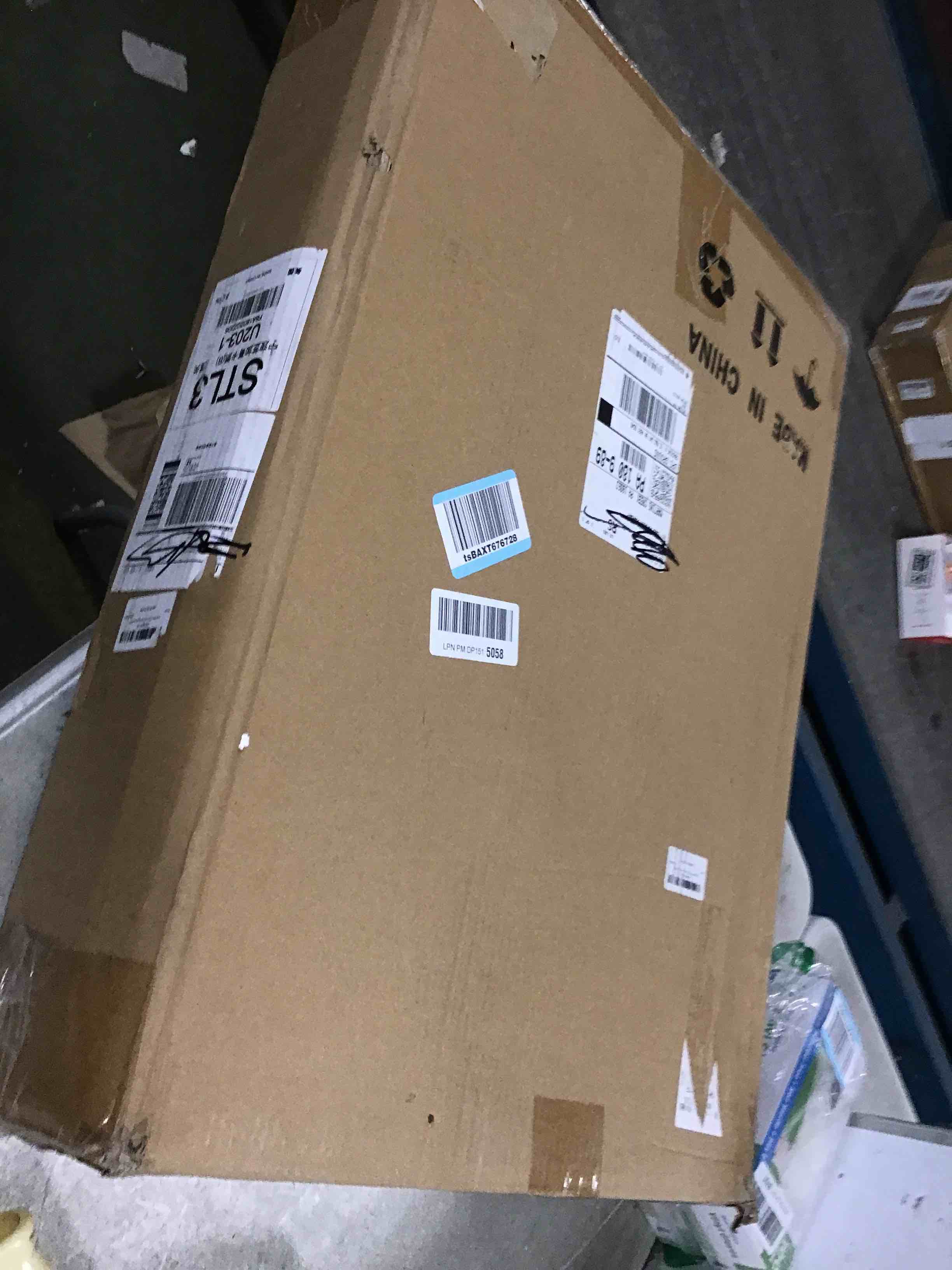 https://s3.amazonaws.com/lotting-images-prod/bidfta/PNK2069151_1738773021850.jpeg
