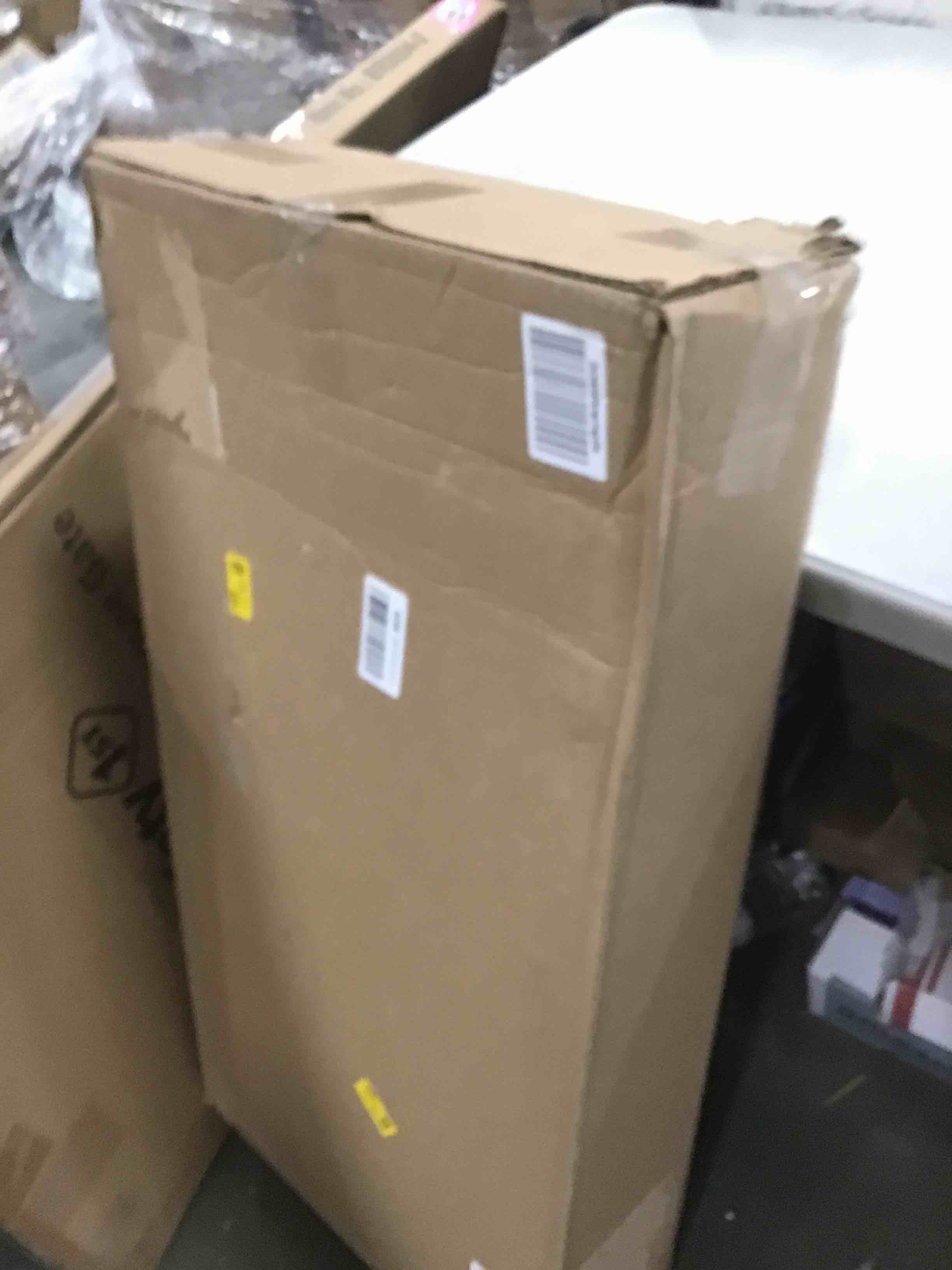 https://s3.amazonaws.com/lotting-images-prod/bidfta/PNK2069612_1738861559193.jpeg