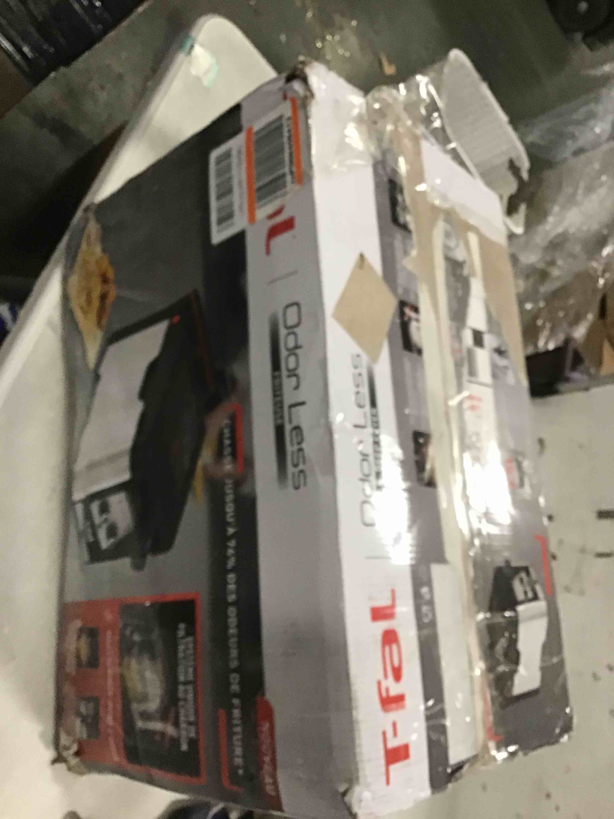 https://s3.amazonaws.com/lotting-images-prod/bidfta/PNK2069749_1738871800712.jpeg