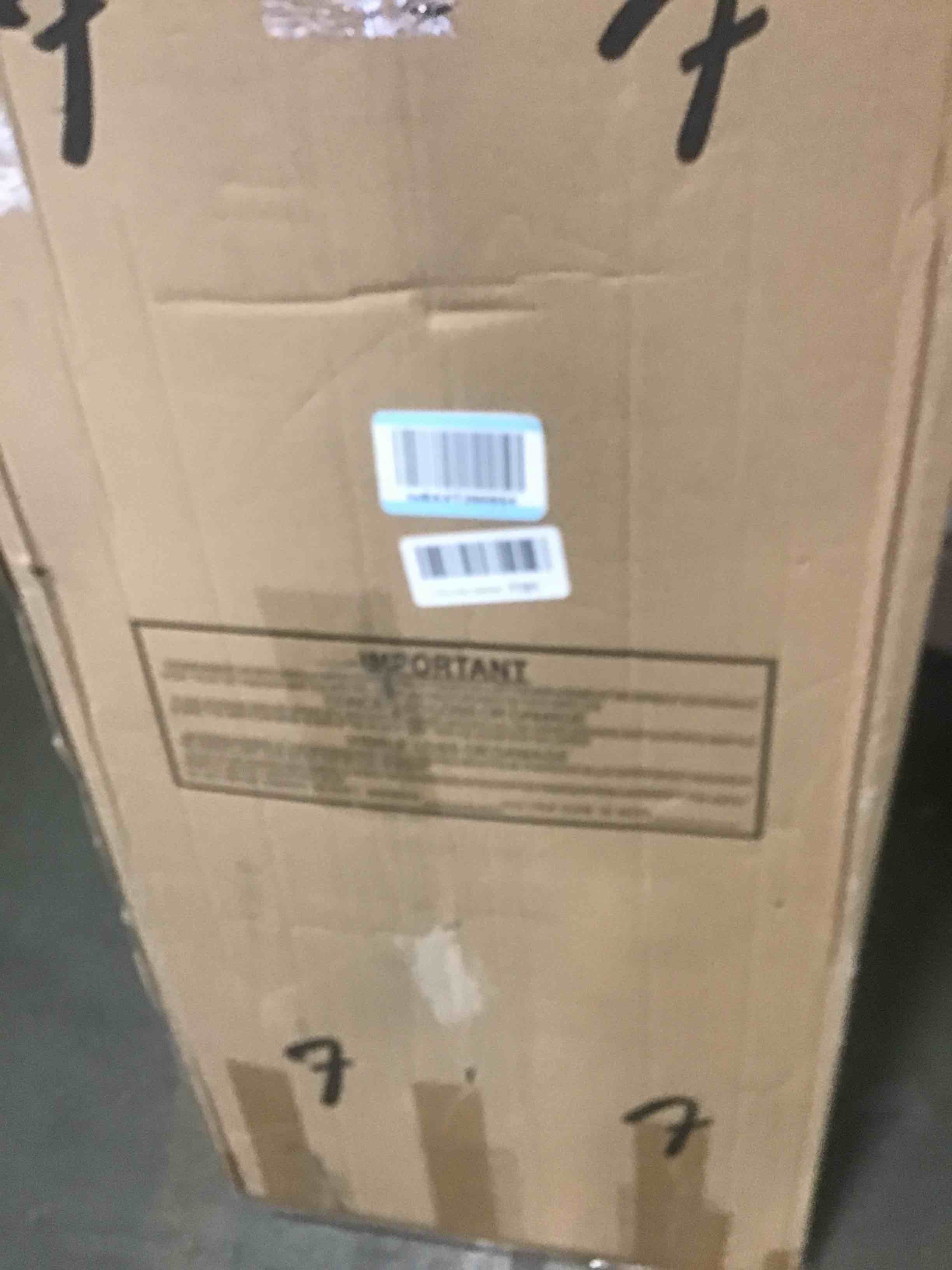 https://s3.amazonaws.com/lotting-images-prod/bidfta/PNK2070100_1738953096063.jpeg