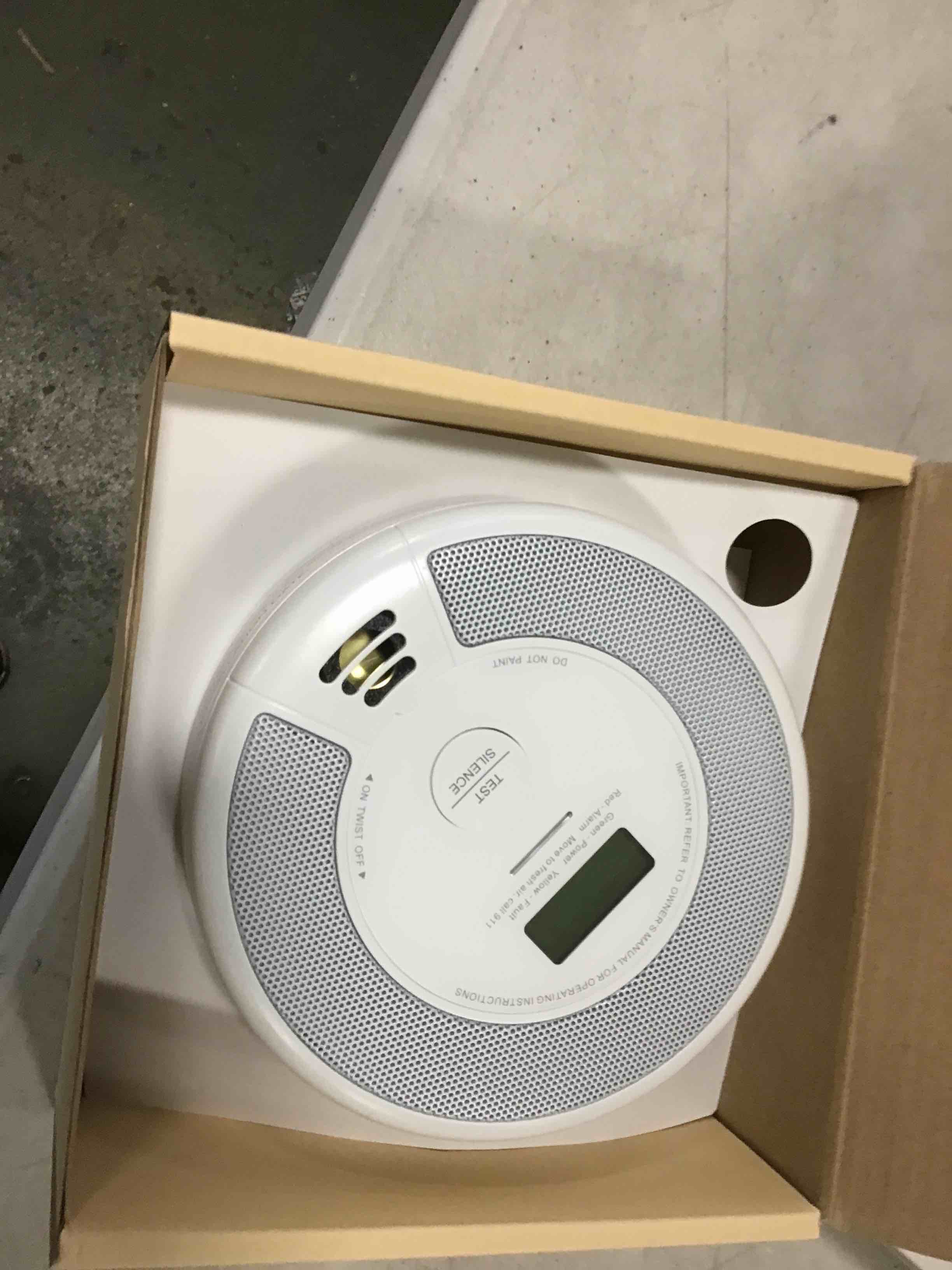 https://s3.amazonaws.com/lotting-images-prod/bidfta/PNK2070181_1738961425662.jpeg
