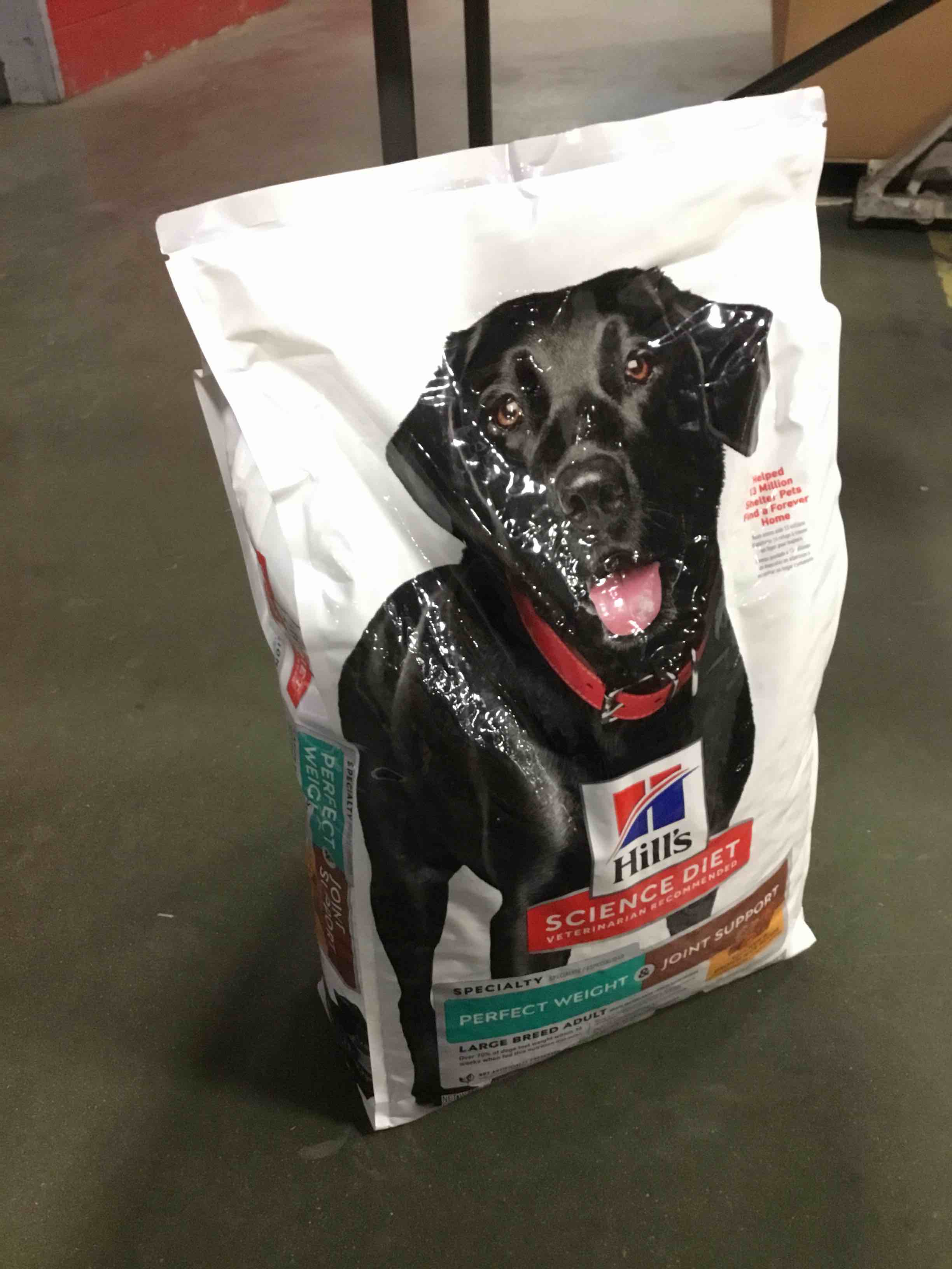 https://s3.amazonaws.com/lotting-images-prod/bidfta/PNK2071023_1736600265180.jpeg