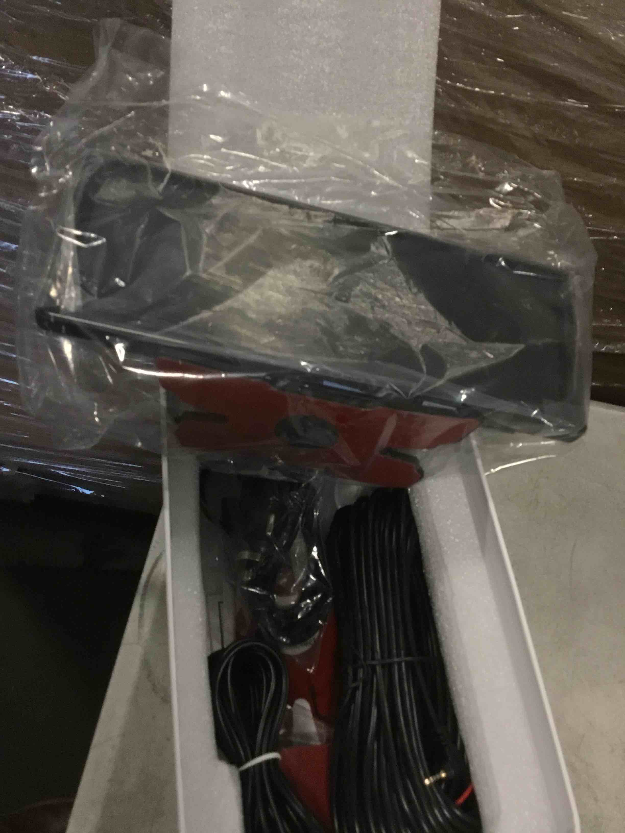 https://s3.amazonaws.com/lotting-images-prod/bidfta/PNK2072312_1737119192824.jpeg