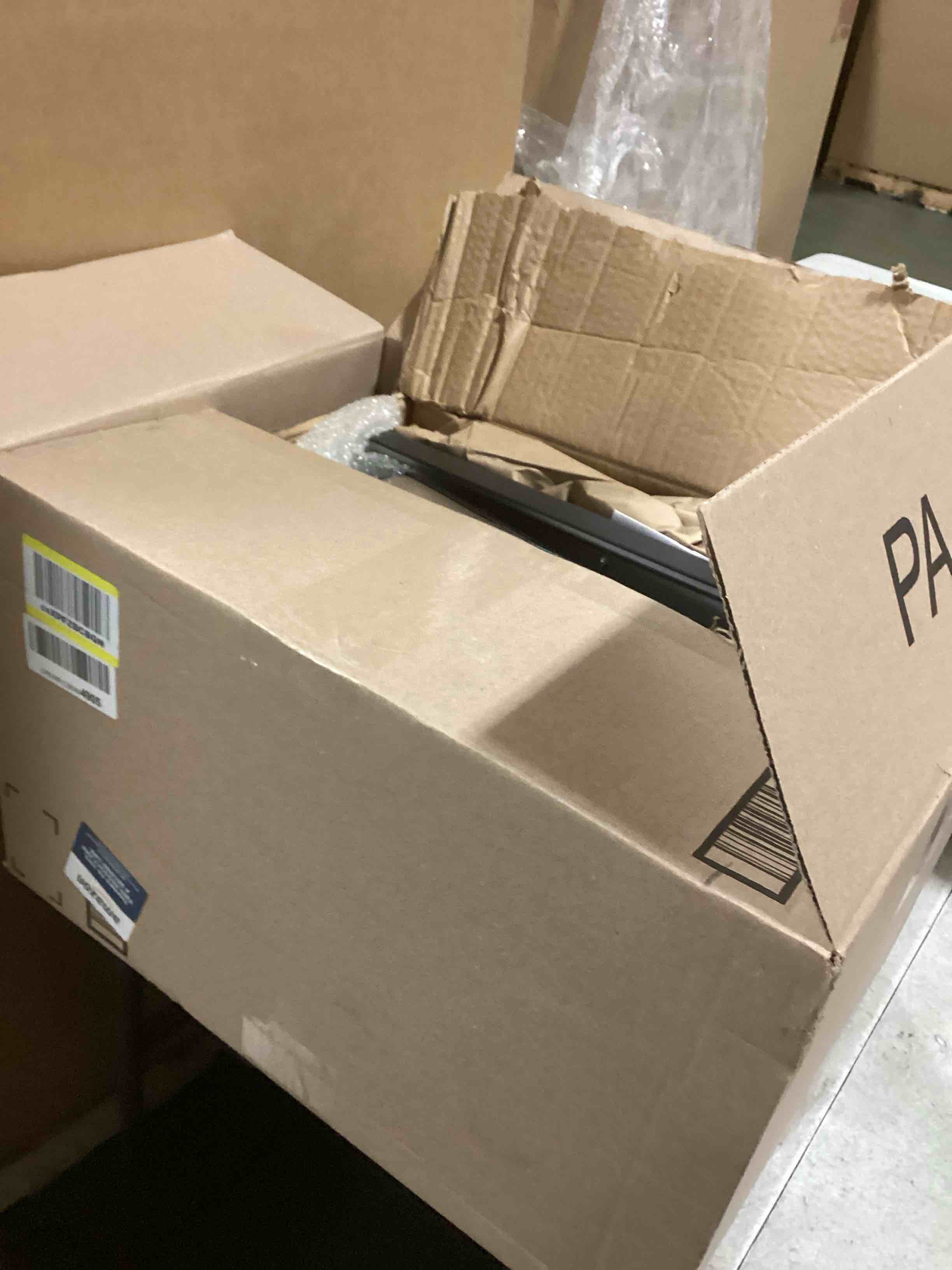 https://s3.amazonaws.com/lotting-images-prod/bidfta/PNK2072692_1737375283433.jpeg