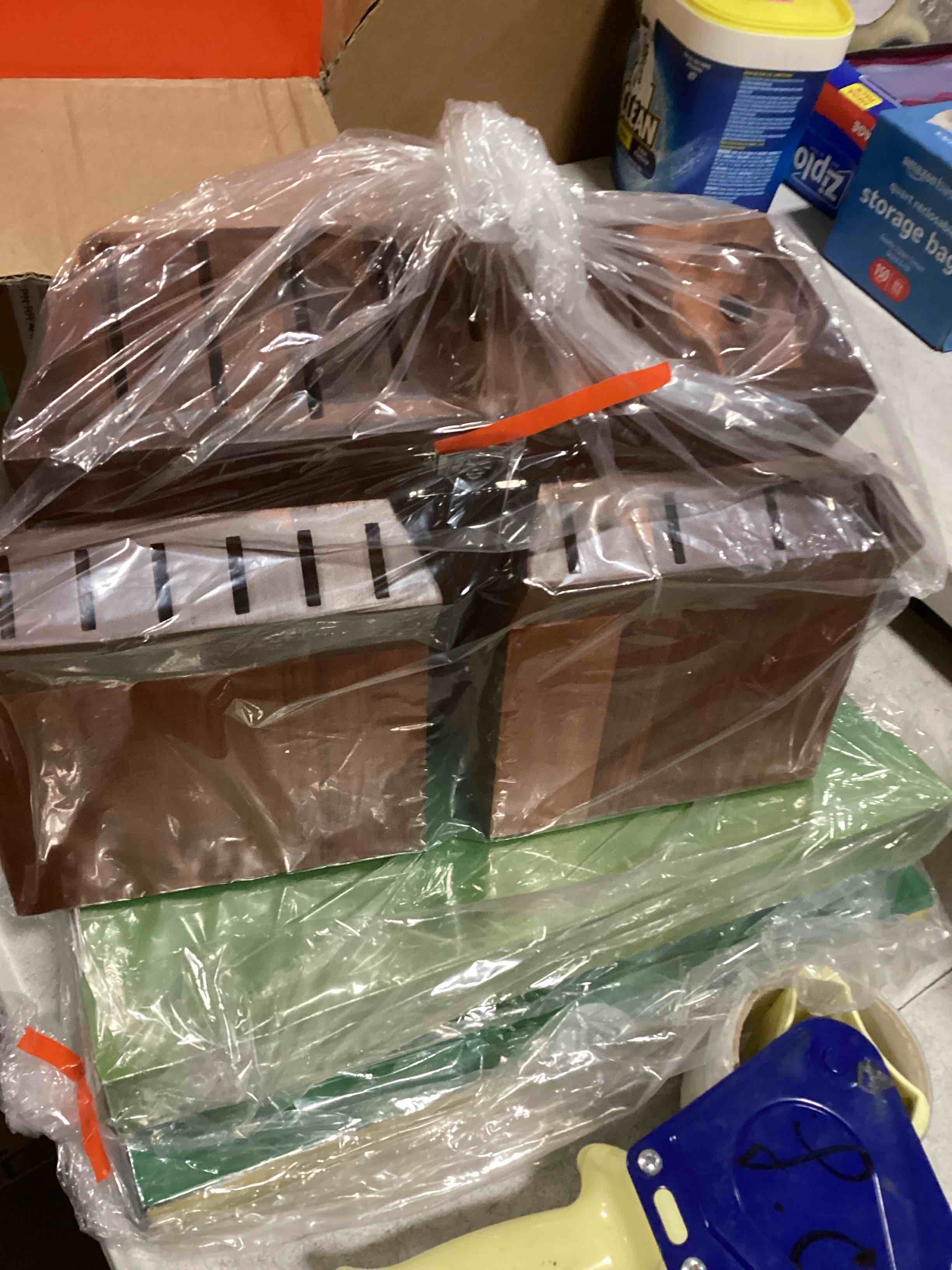 https://s3.amazonaws.com/lotting-images-prod/bidfta/PNK2072703_1737376684598.jpeg