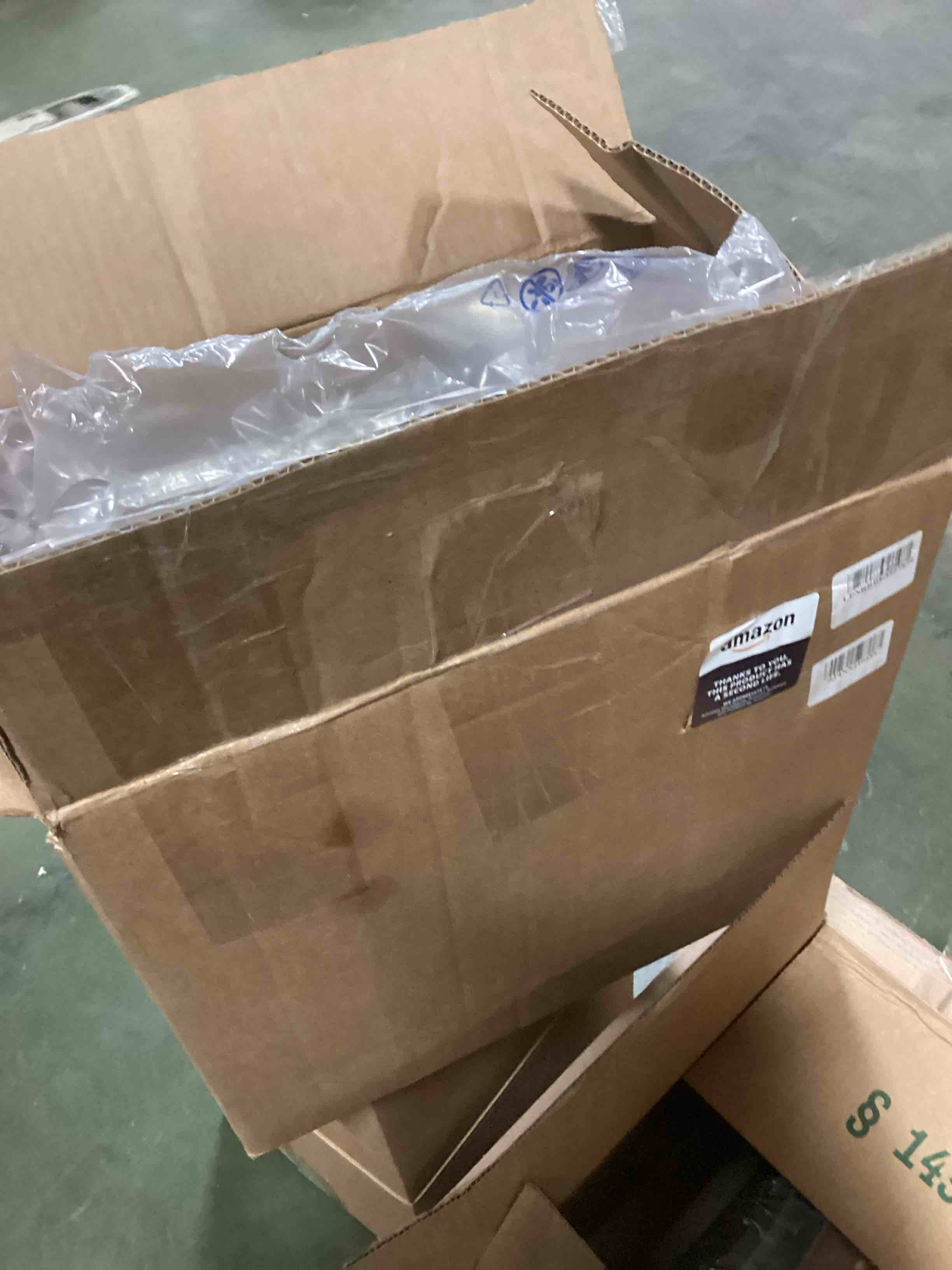 https://s3.amazonaws.com/lotting-images-prod/bidfta/PNK2072703_1737376686837.jpeg
