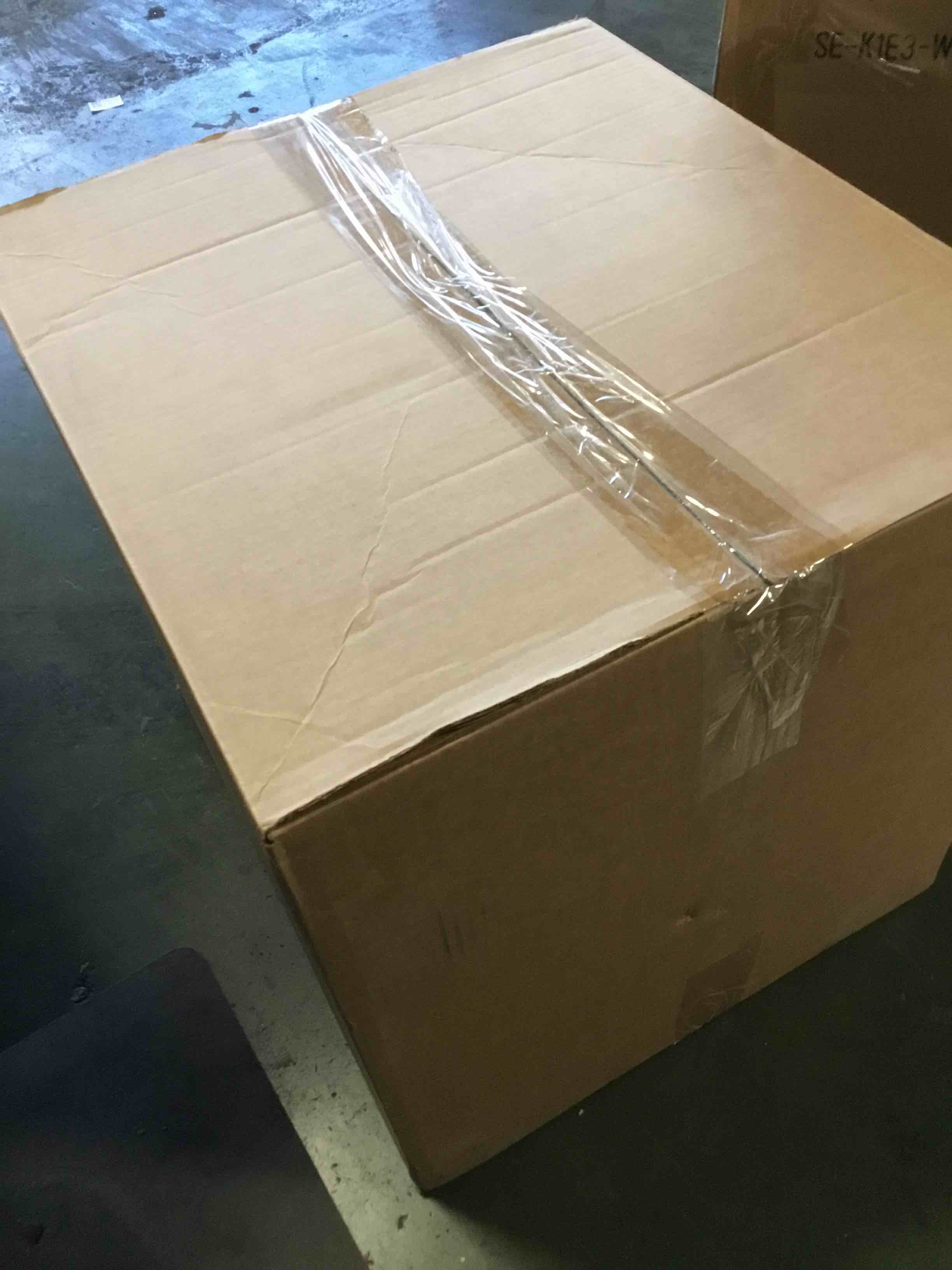 https://s3.amazonaws.com/lotting-images-prod/bidfta/PNK2073087_1737493046421.jpeg