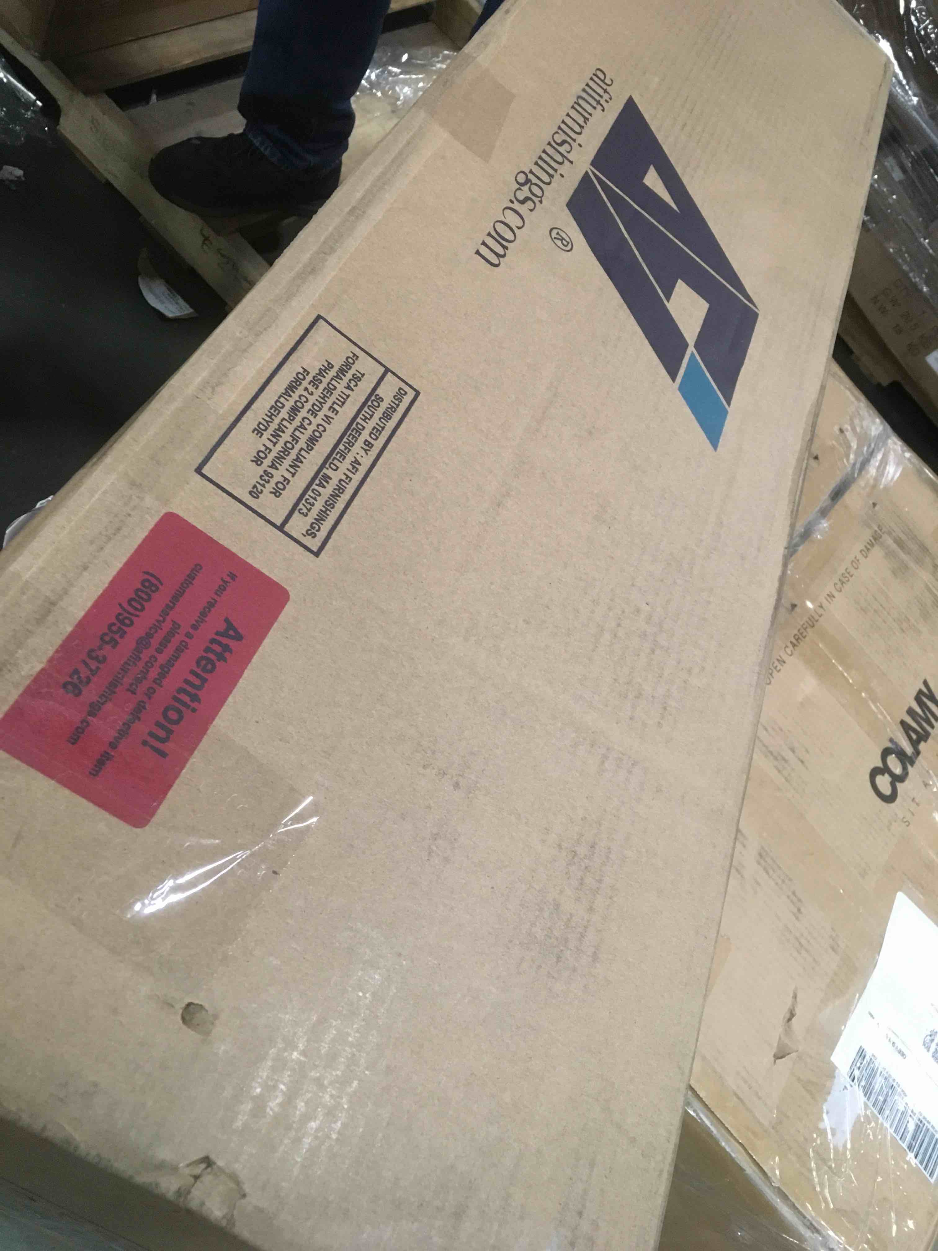 https://s3.amazonaws.com/lotting-images-prod/bidfta/PNK2074137_1736943383601.jpeg