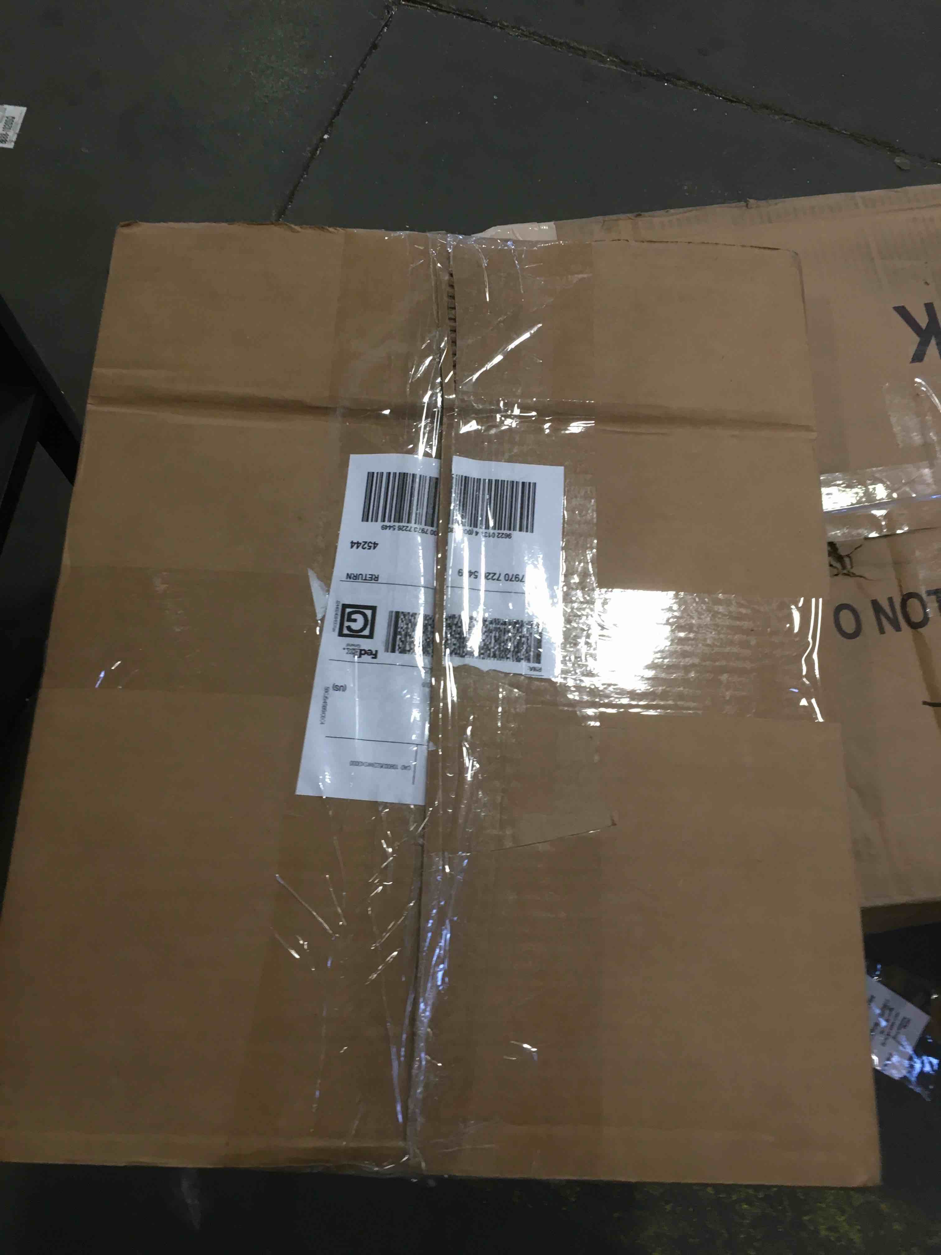 https://s3.amazonaws.com/lotting-images-prod/bidfta/PNK2074172_1736951040504.jpeg