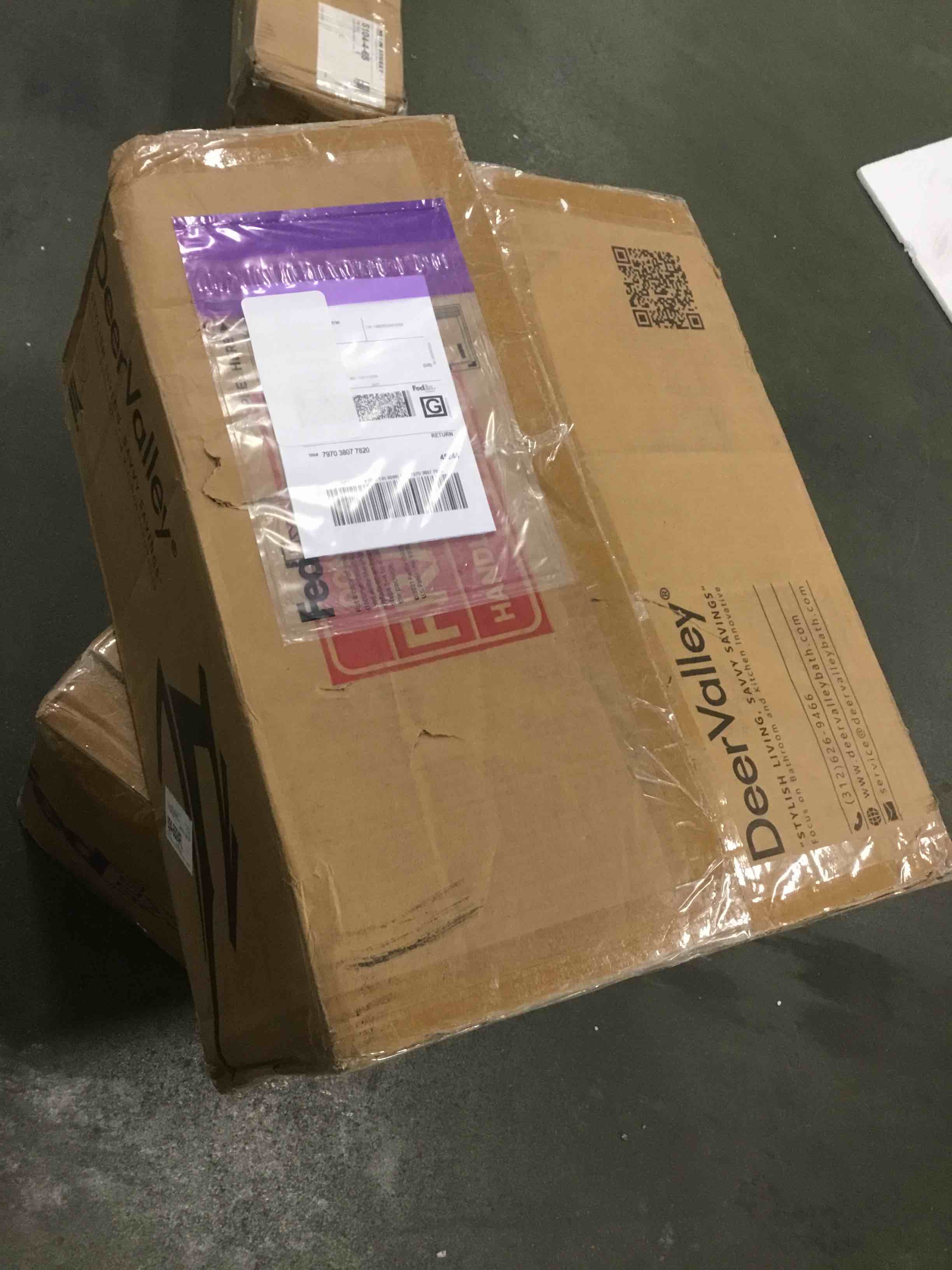 https://s3.amazonaws.com/lotting-images-prod/bidfta/PNK2074331_1737055800474.jpeg