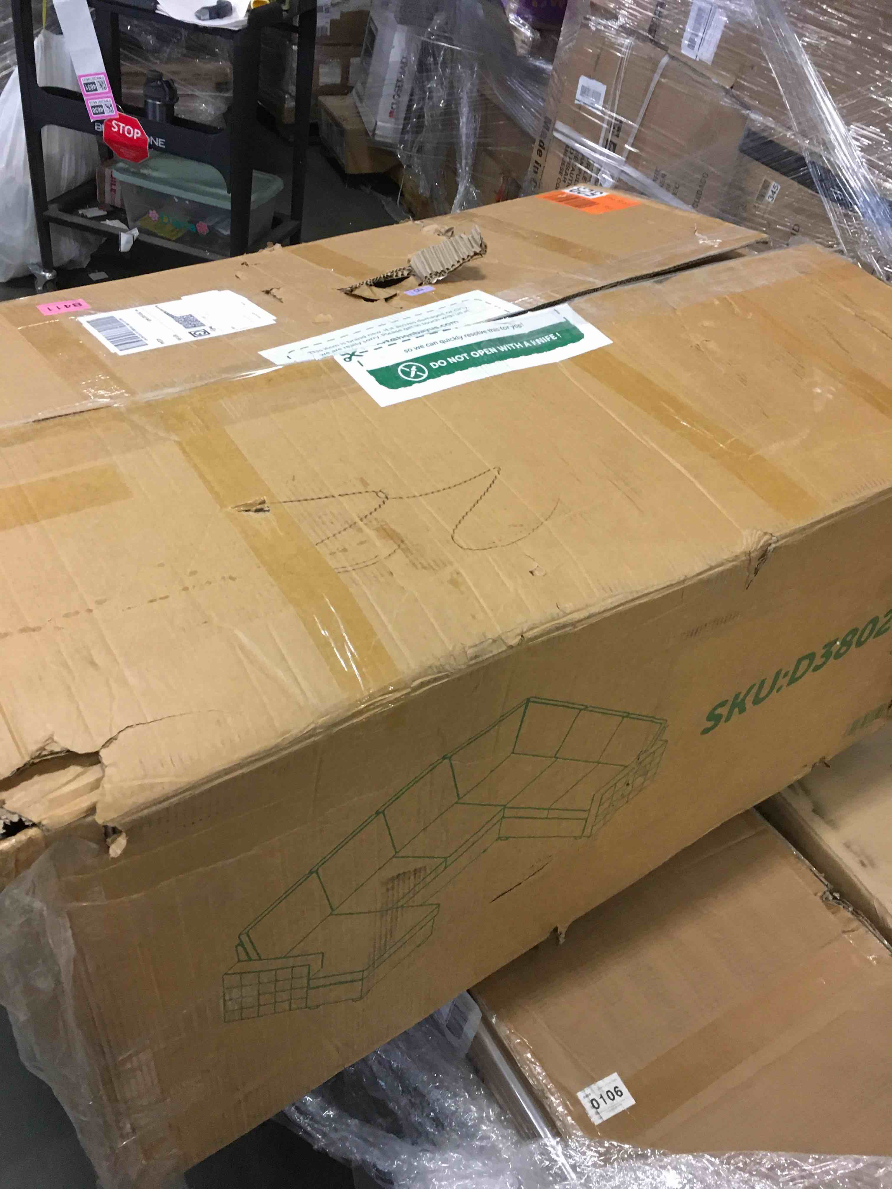 https://s3.amazonaws.com/lotting-images-prod/bidfta/PNK2074632_1737468158851.jpeg