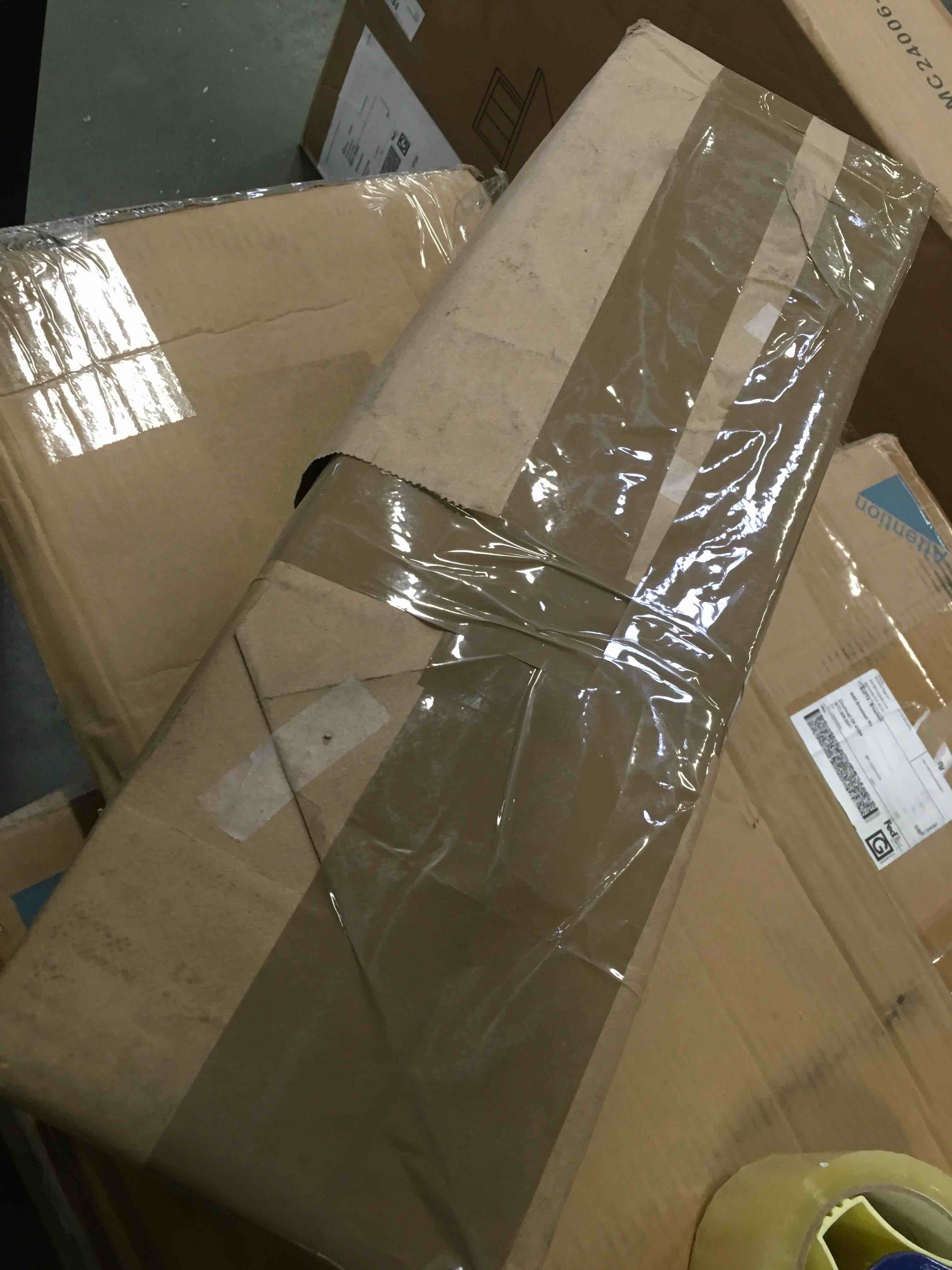 https://s3.amazonaws.com/lotting-images-prod/bidfta/PNK2074745_1737555374399.jpeg