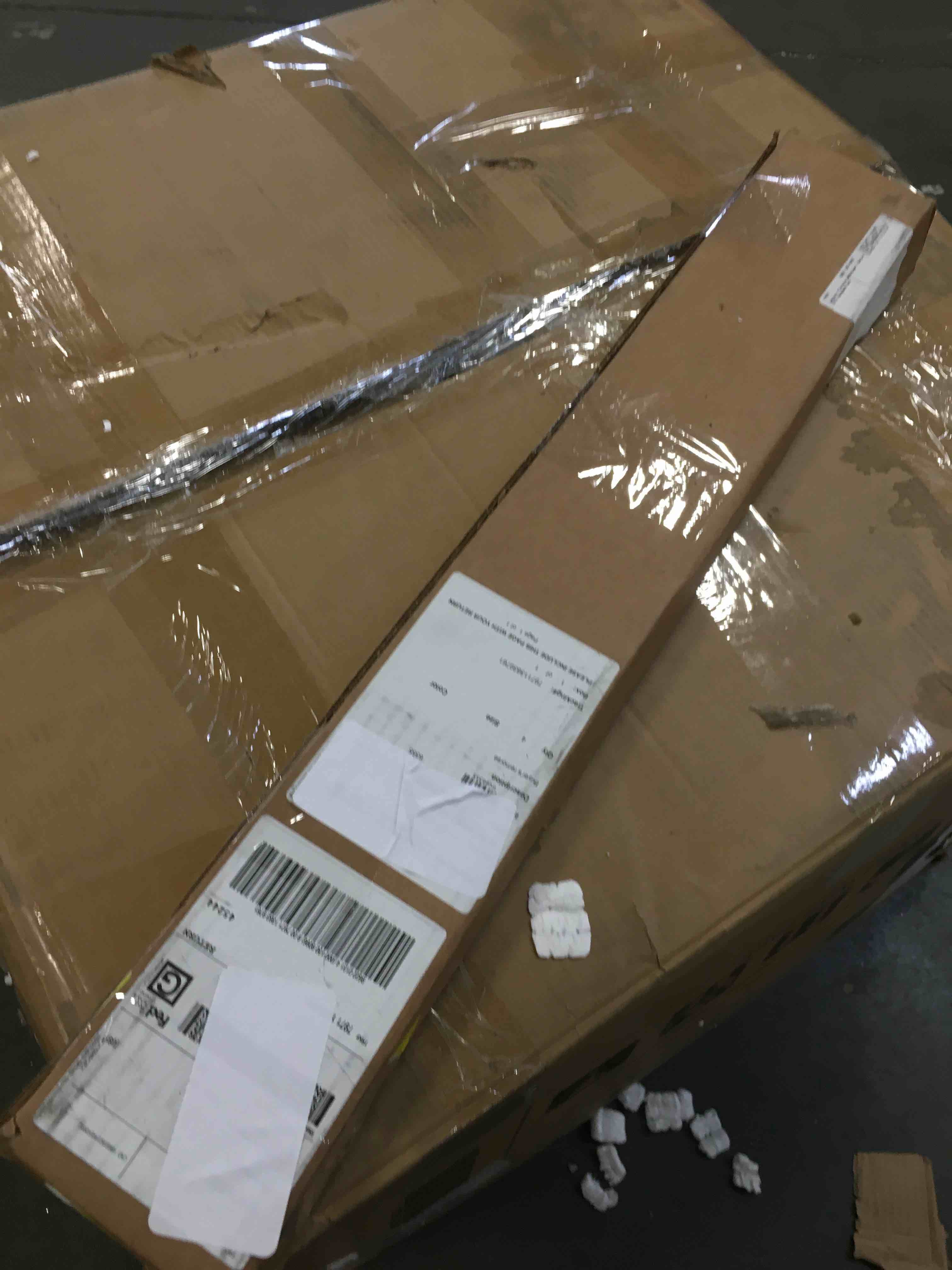 https://s3.amazonaws.com/lotting-images-prod/bidfta/PNK2074756_1737559392703.jpeg