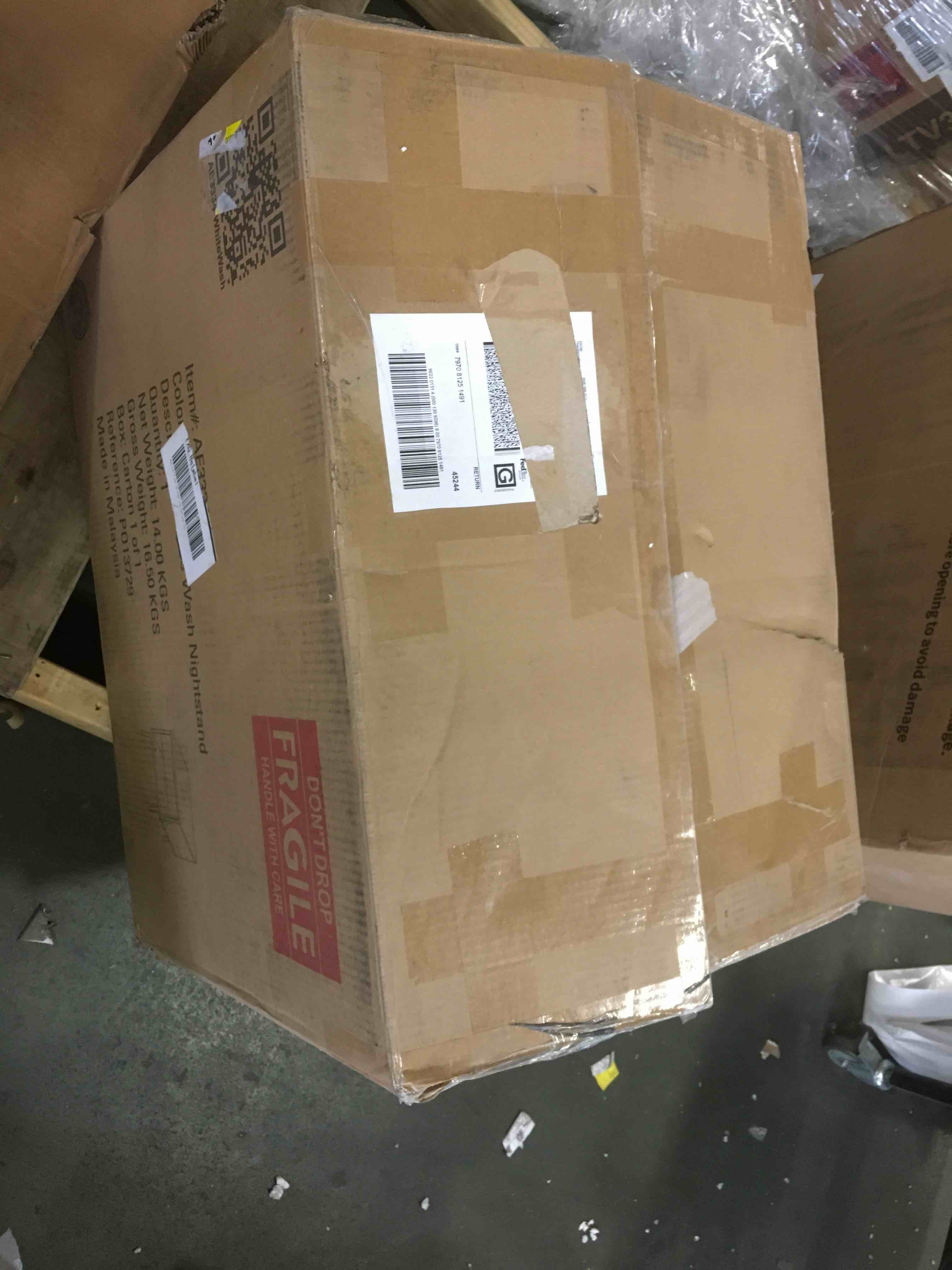 https://s3.amazonaws.com/lotting-images-prod/bidfta/PNK2074765_1737561134557.jpeg