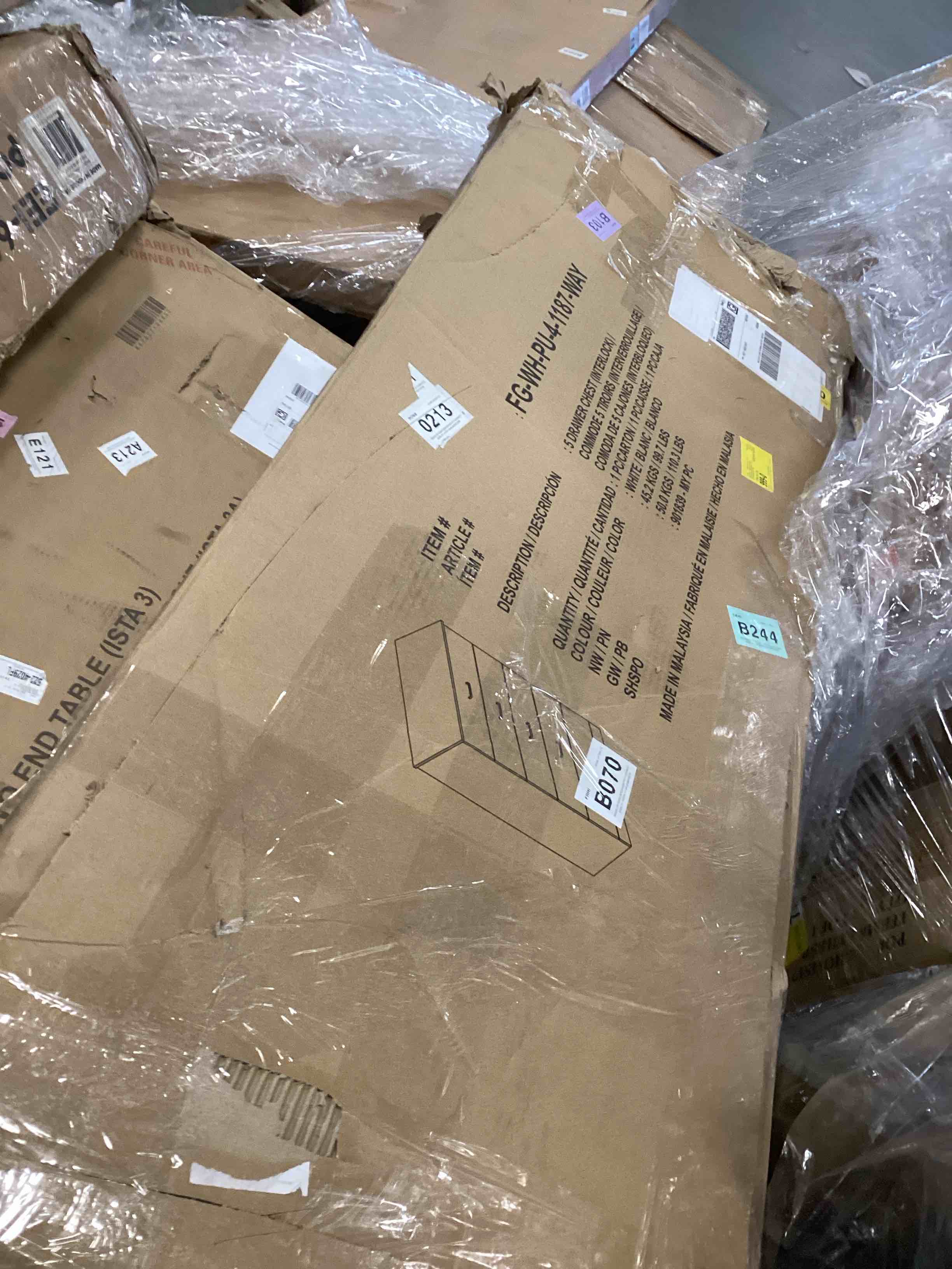 https://s3.amazonaws.com/lotting-images-prod/bidfta/PNK2074825_1737577369529.jpeg