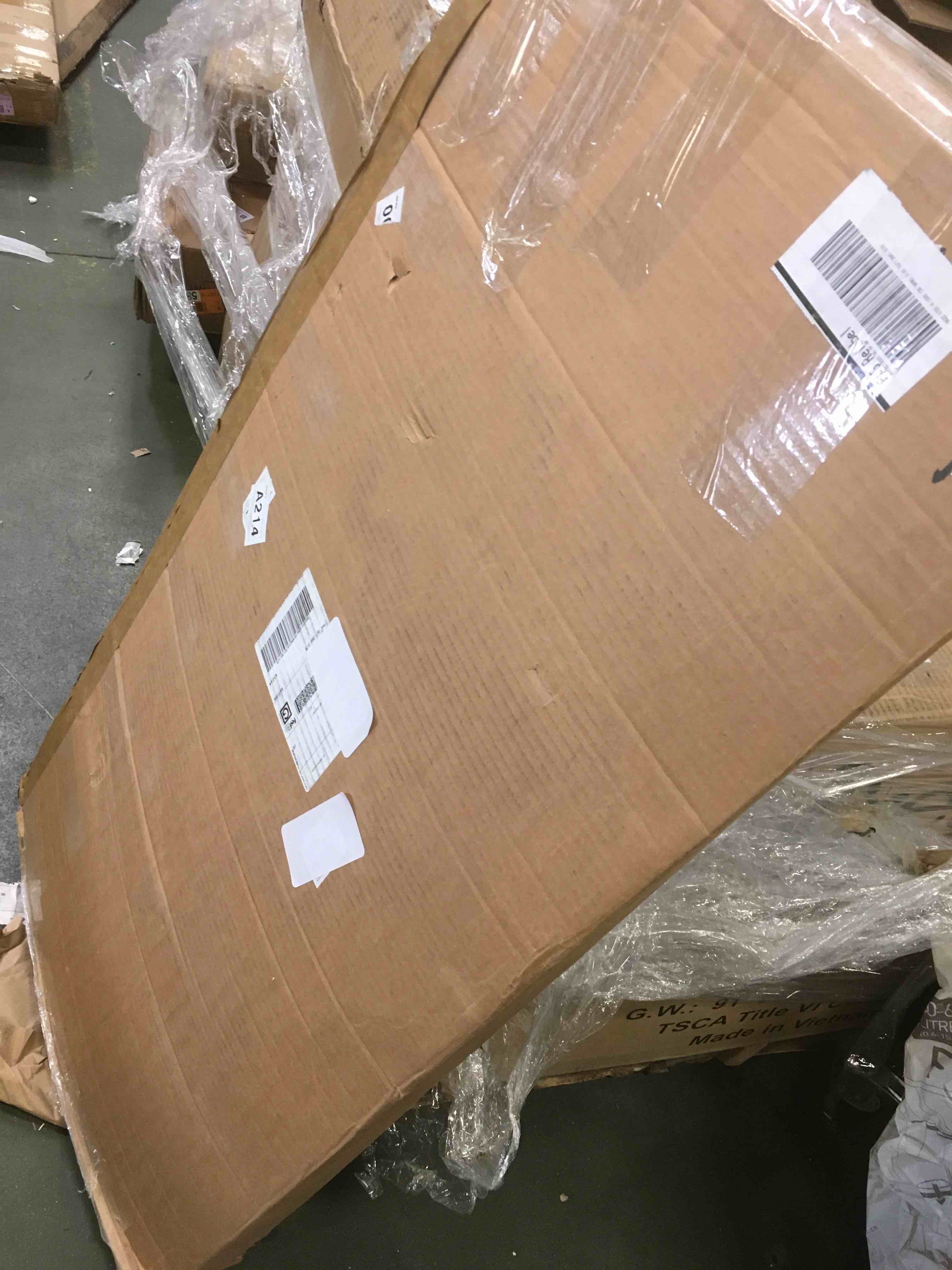 https://s3.amazonaws.com/lotting-images-prod/bidfta/PNK2075406_1738252560951.jpeg
