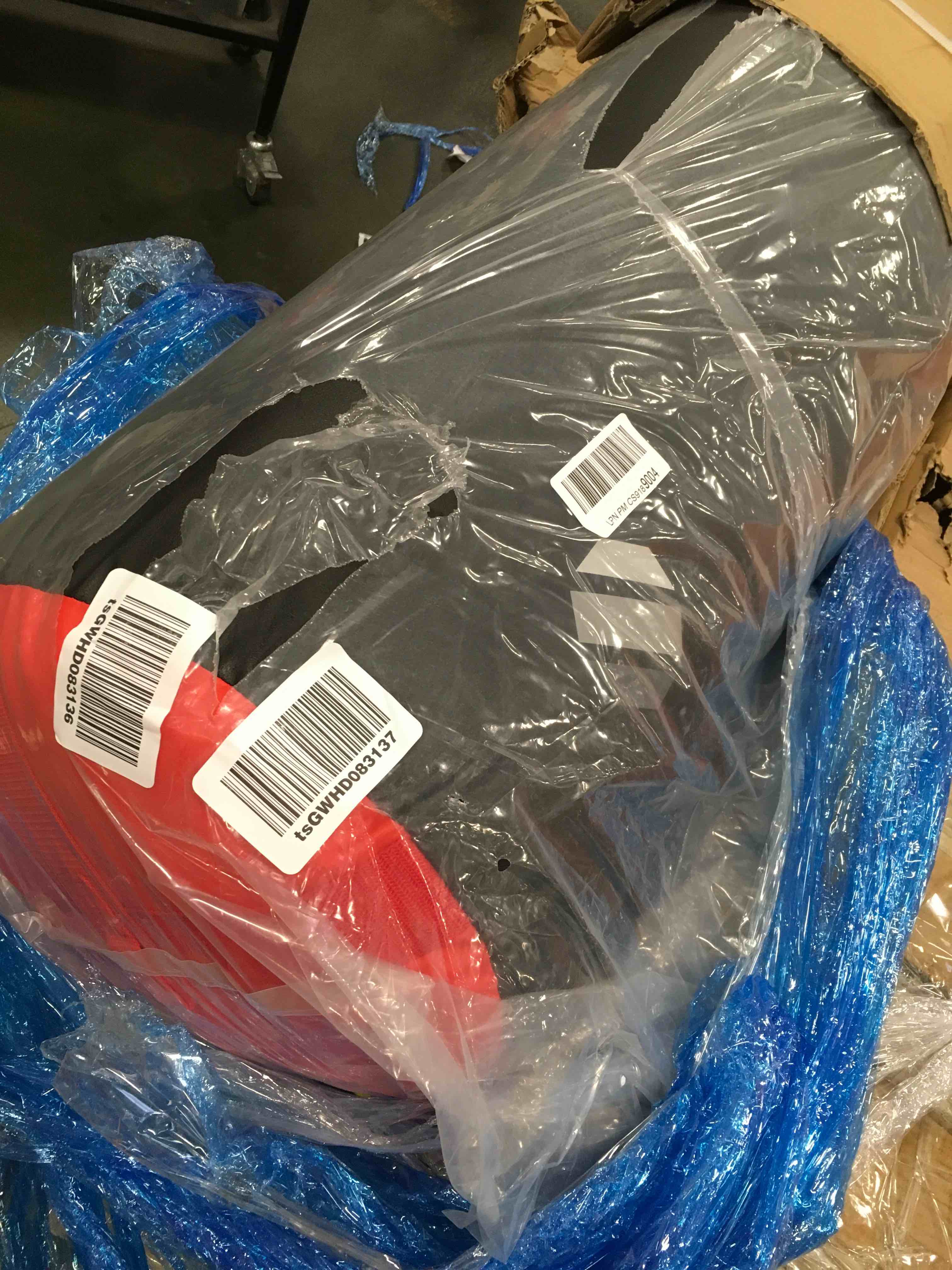 https://s3.amazonaws.com/lotting-images-prod/bidfta/PNK2075654_1738676136960.jpeg