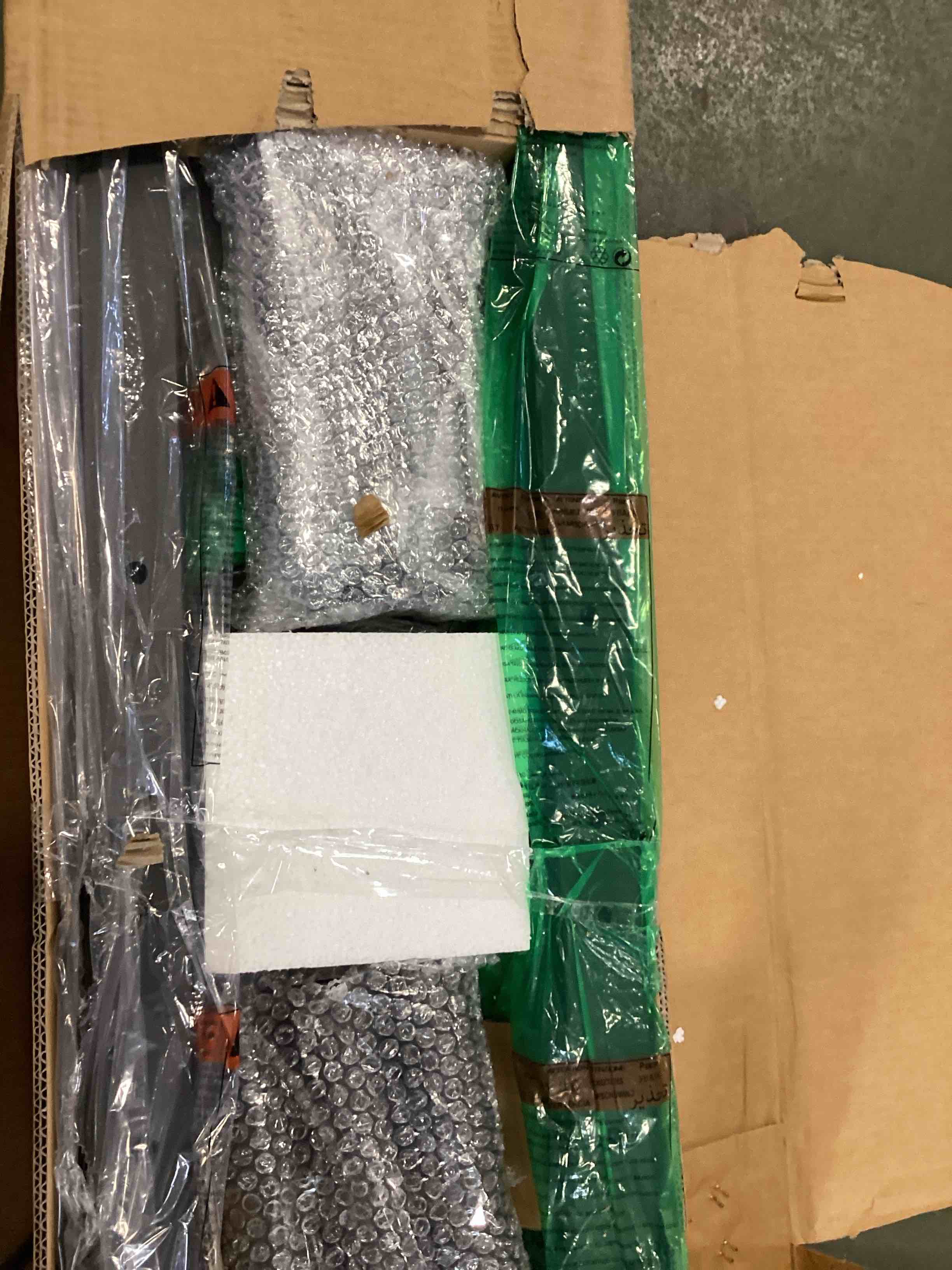https://s3.amazonaws.com/lotting-images-prod/bidfta/PNK2075959_1738960477382.jpeg