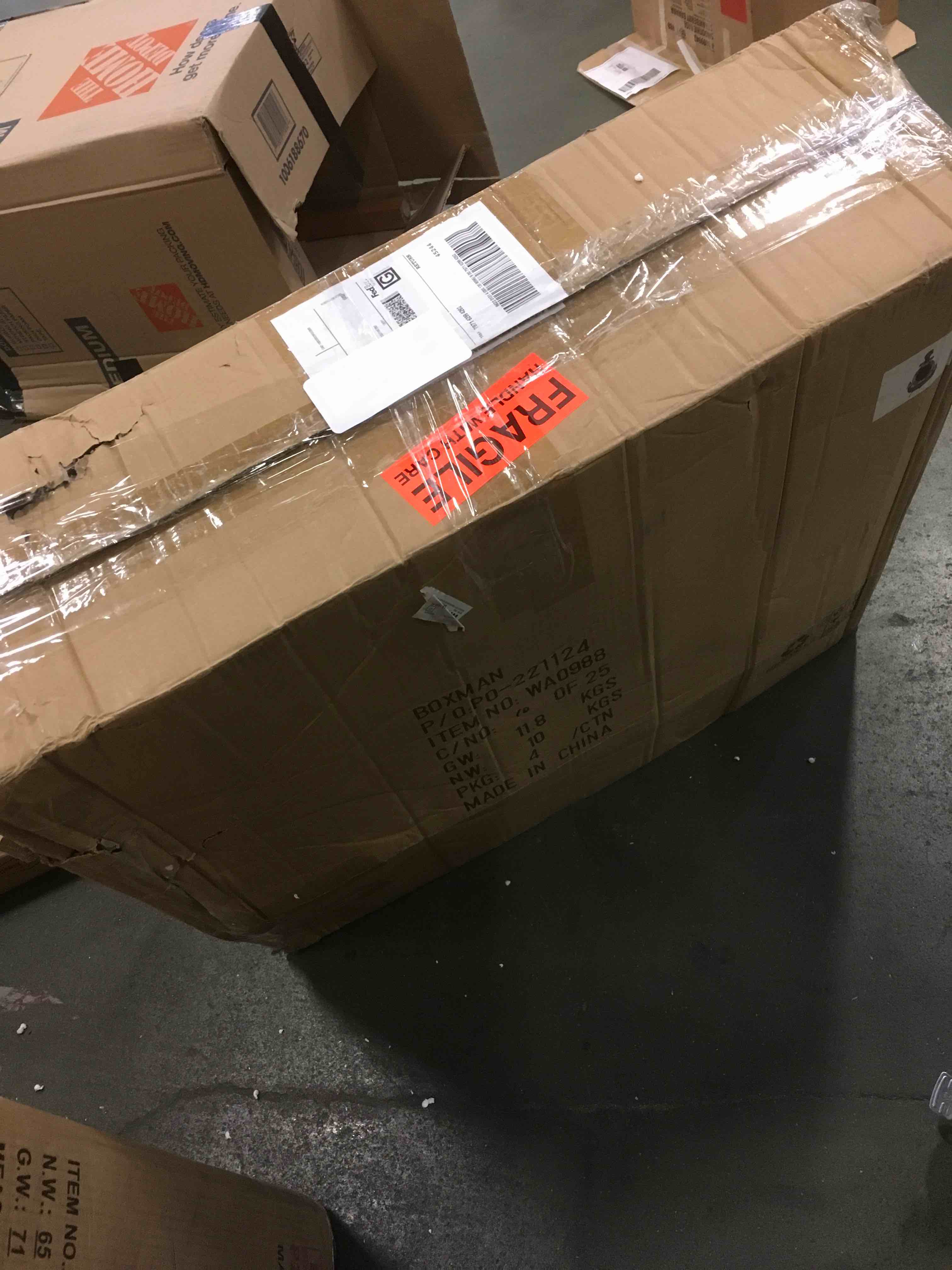 https://s3.amazonaws.com/lotting-images-prod/bidfta/PNK2076090_1739291763974.jpeg