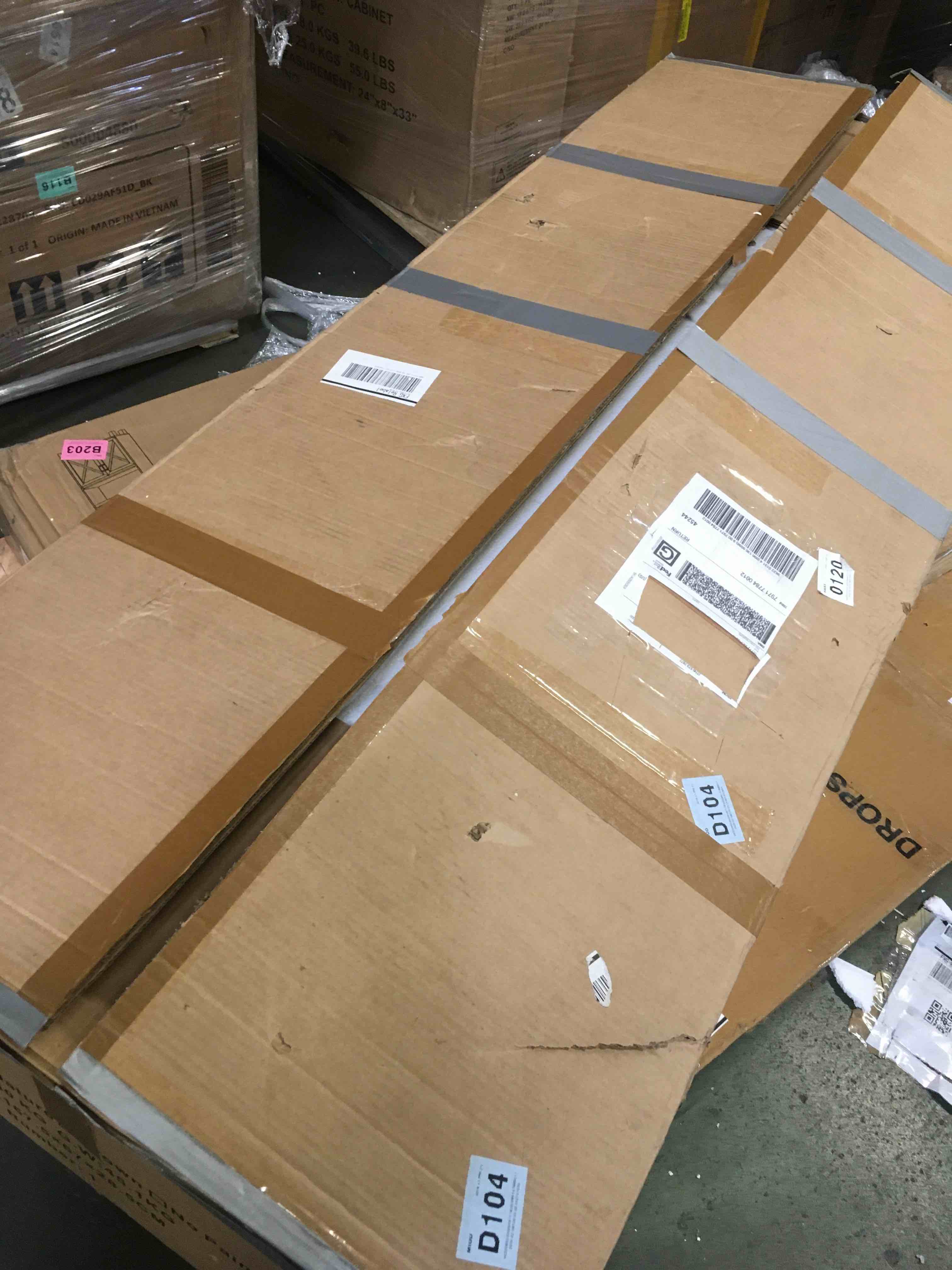 https://s3.amazonaws.com/lotting-images-prod/bidfta/PNK2076433_1739816591719.jpeg